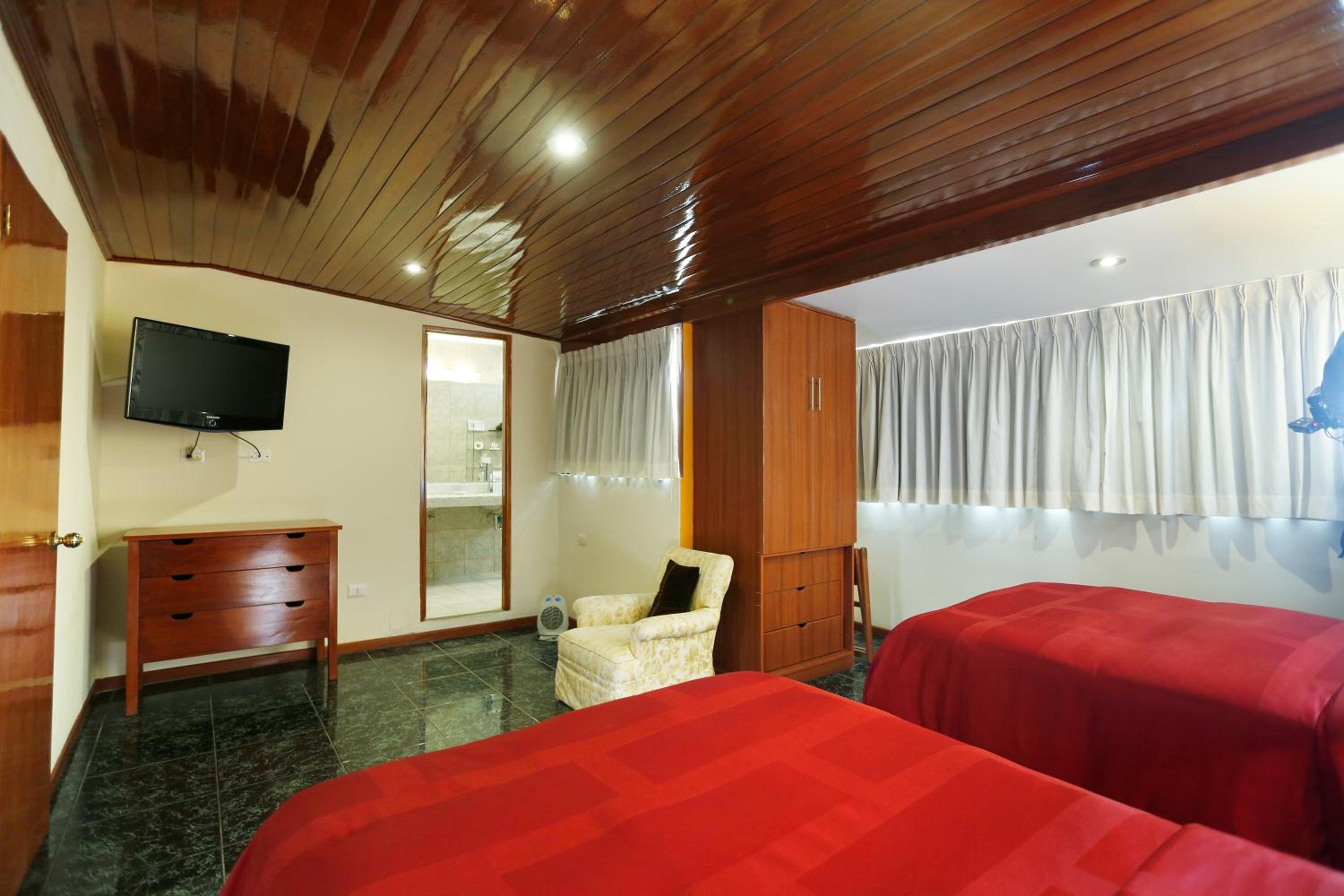 Standard Family Room - Photo 12