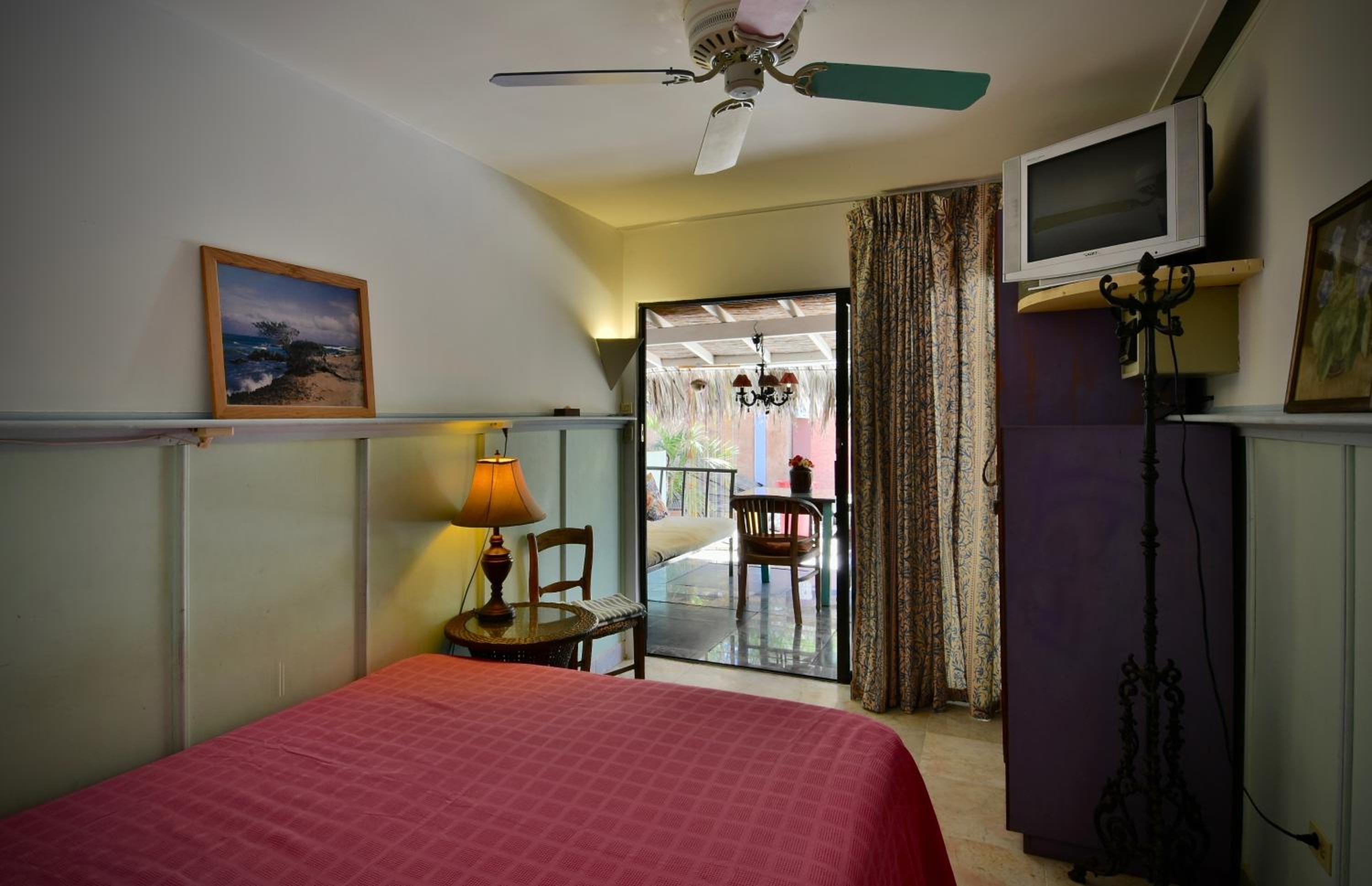 Small One-Bedroom Apartment with Garden View photo 1