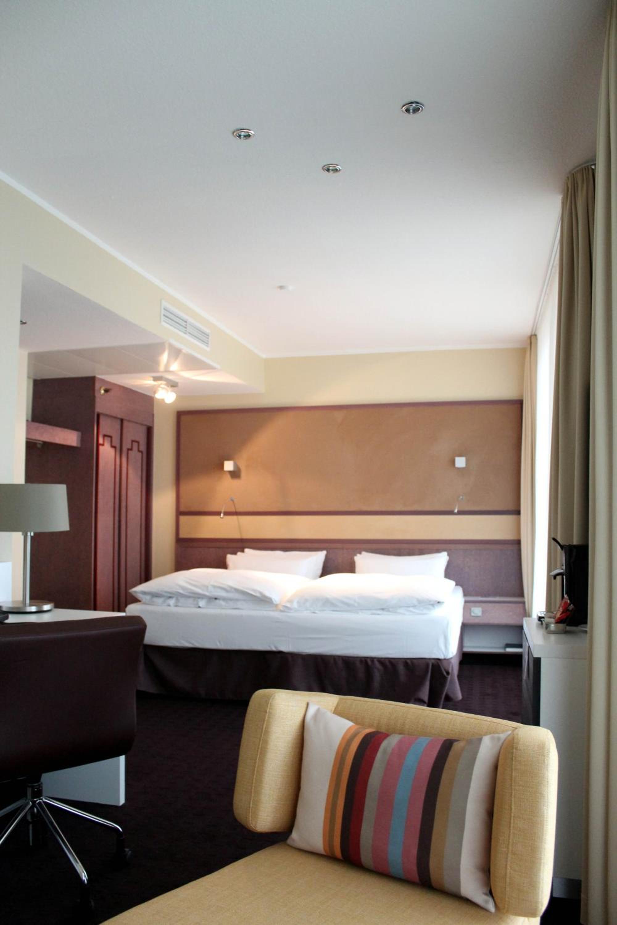 Privilege King Room - Photo 11
