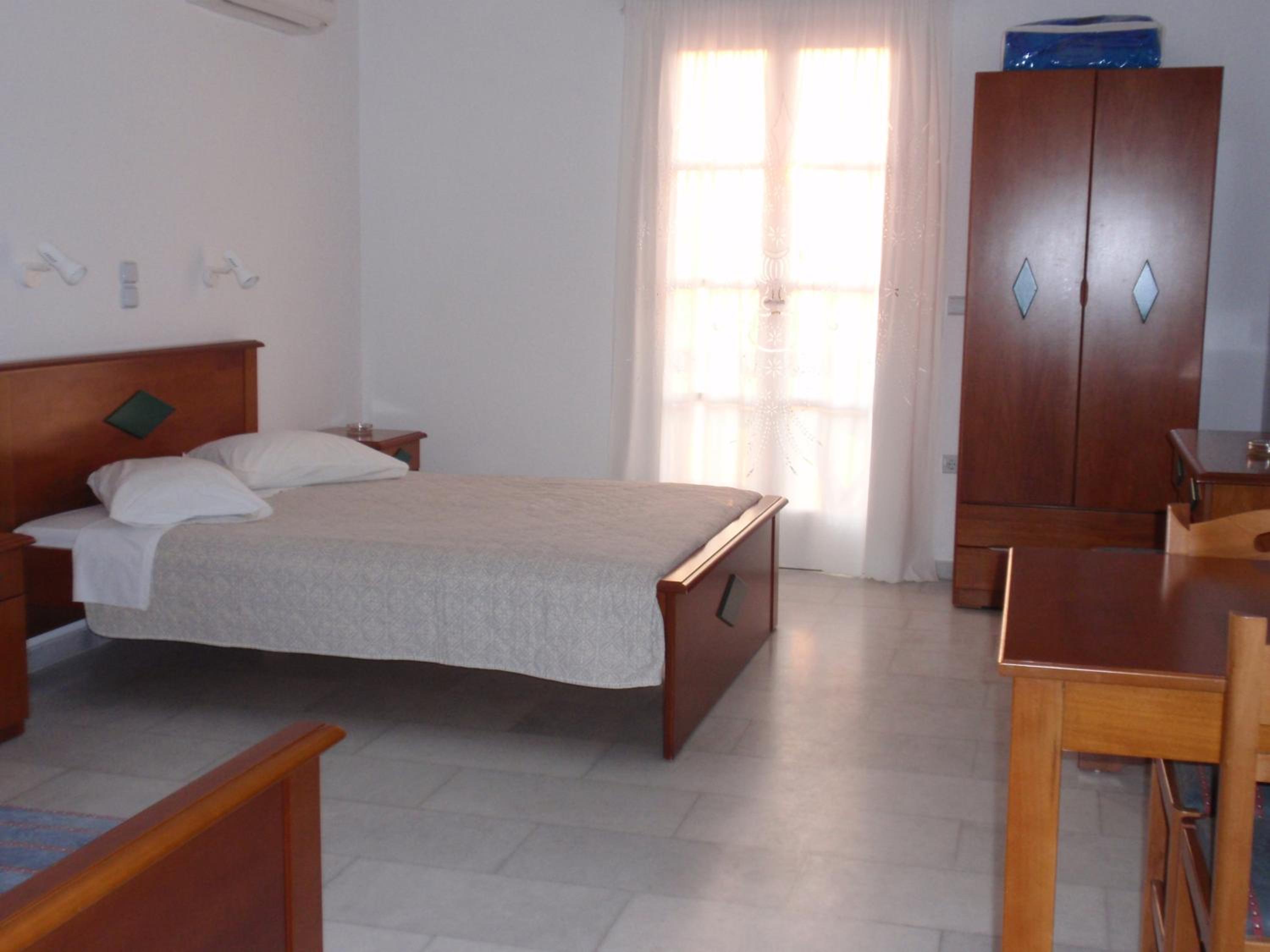 Studio (2 Adults)
