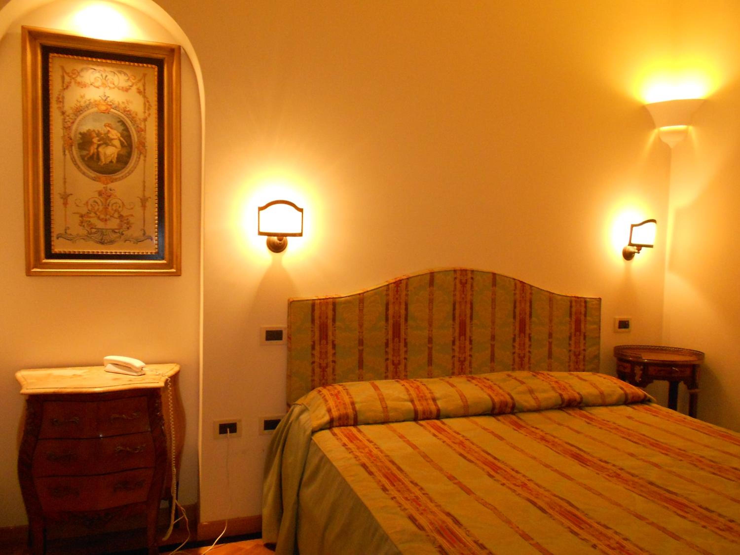 Standard Double Room photo 3