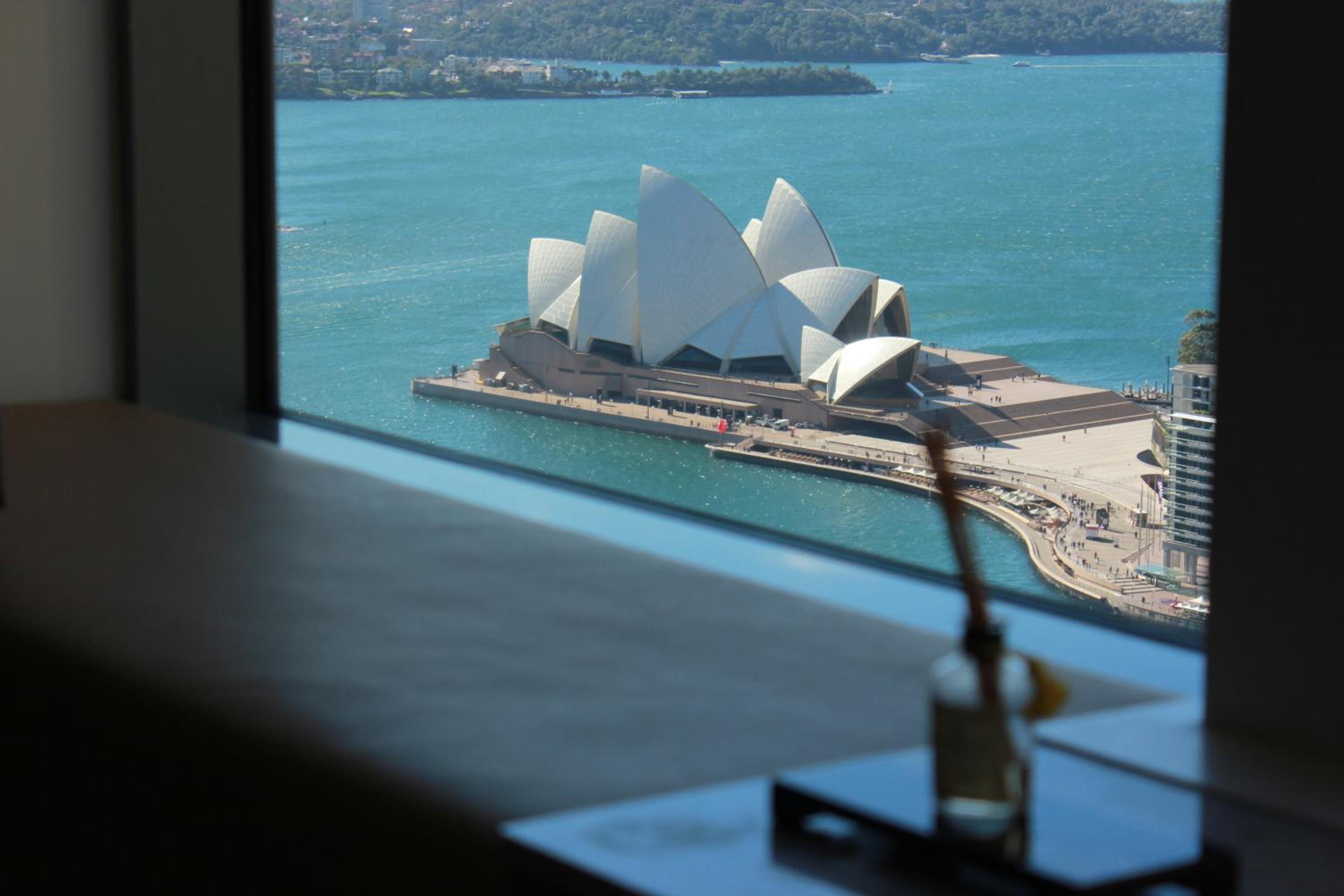 Ambassador Suite with Club Lounge Access thumbnail 5
