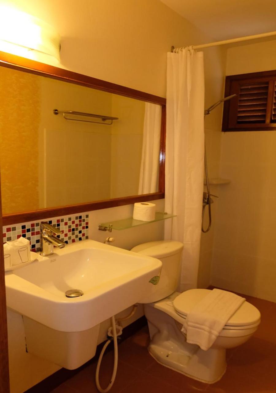 Standard Double or Twin Room - Photo 14