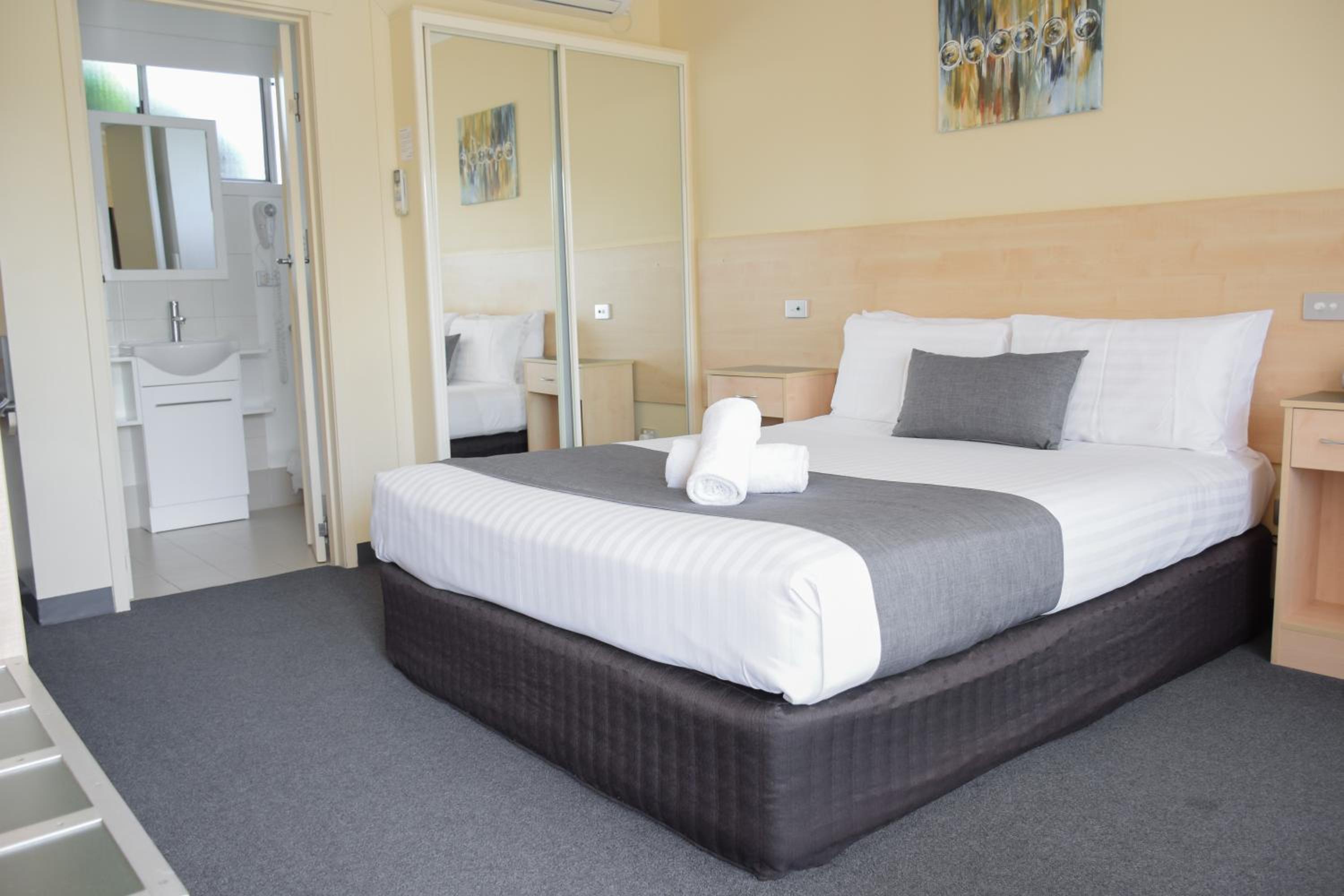 Deluxe Queen Room photo 2