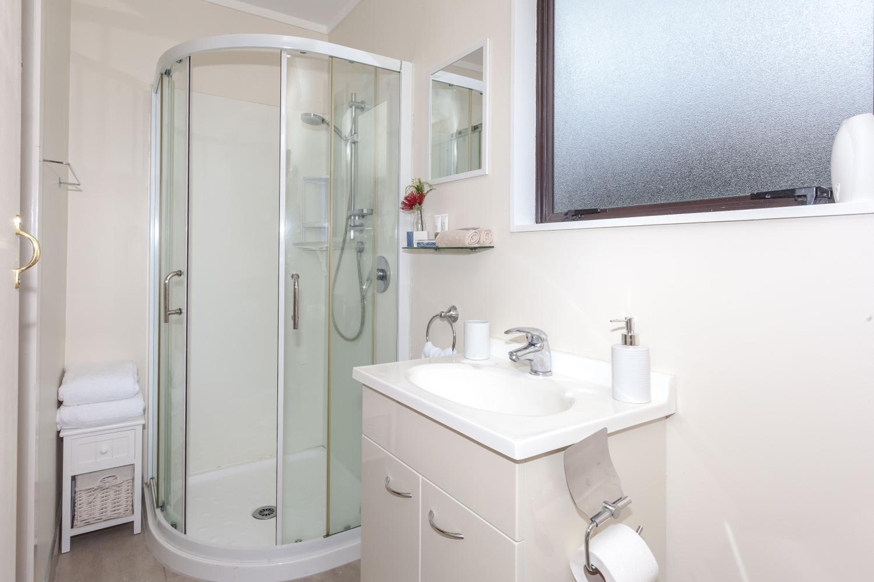 Double Room with Private Bathroom - Photo 6