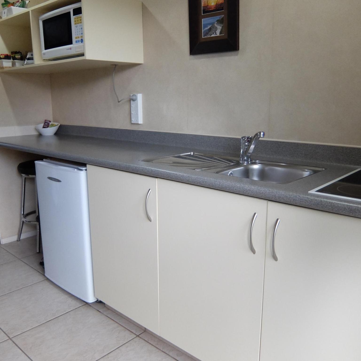 One-Bedroom Apartment (5 Adults) photo 2