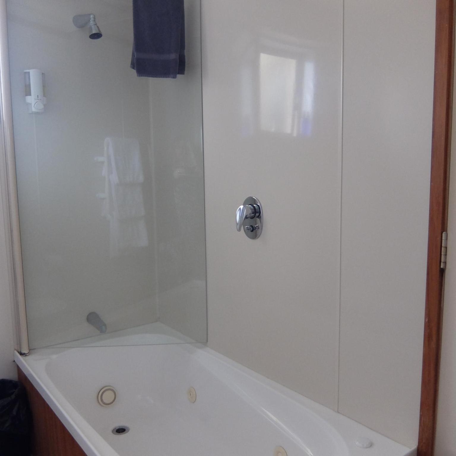 Studio with Spa Bath photo 3
