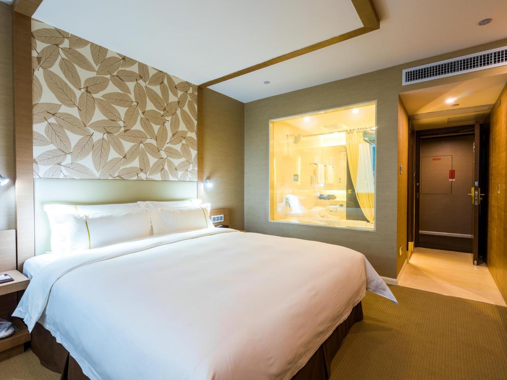 Executive Queen Room - Photo 1