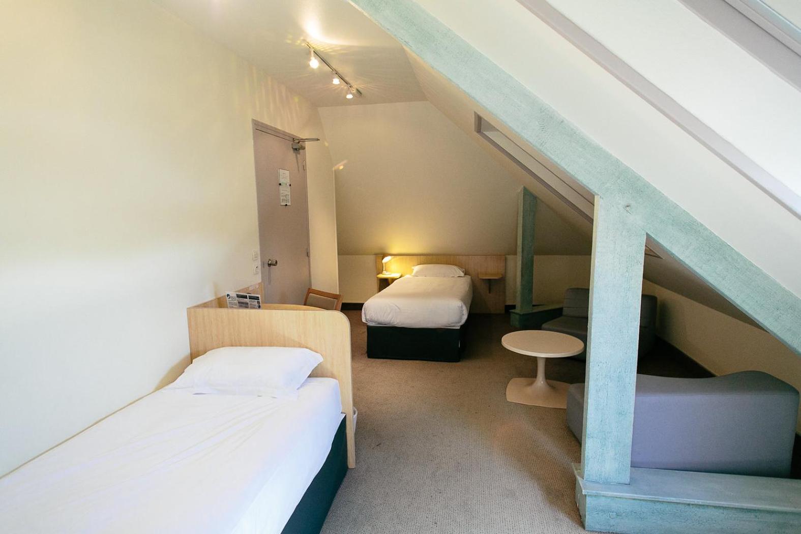 Quadruple Room with Shower - Photo 8
