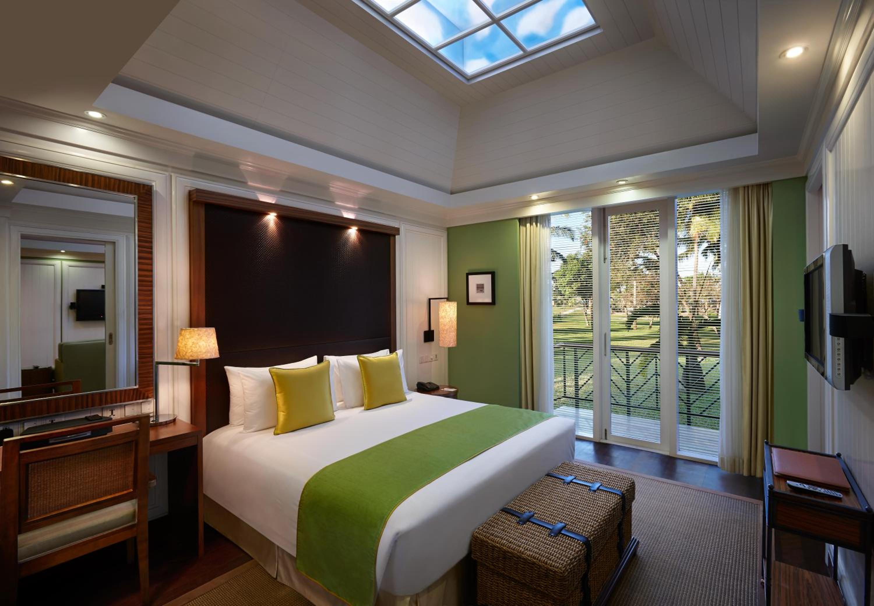 2 Bedroom Presidential Villa - Free round trip airport transfer from Dabolim Airport and 30 mins foot massage for a couple once during the stay
