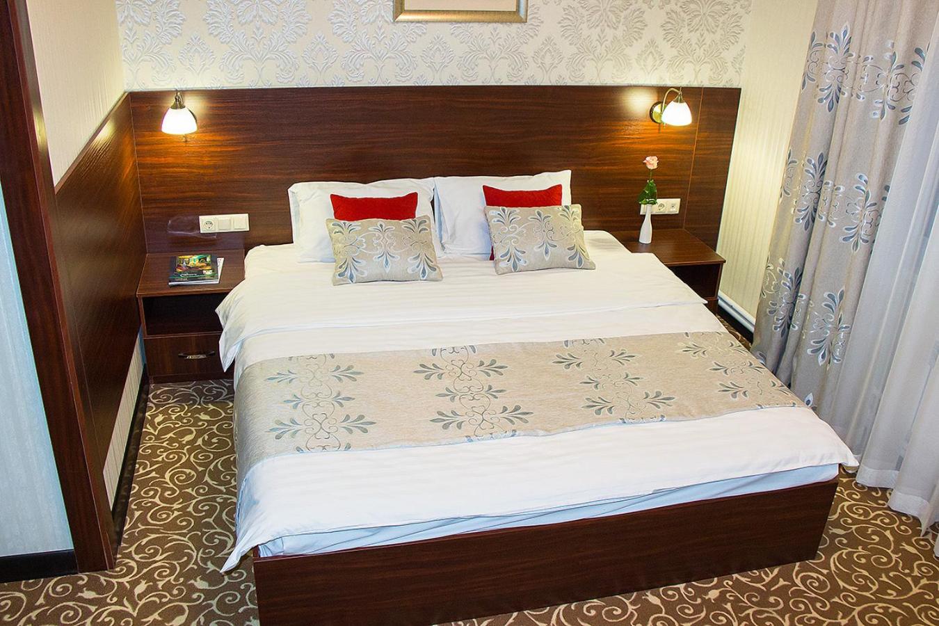 Large Double Room photo 1