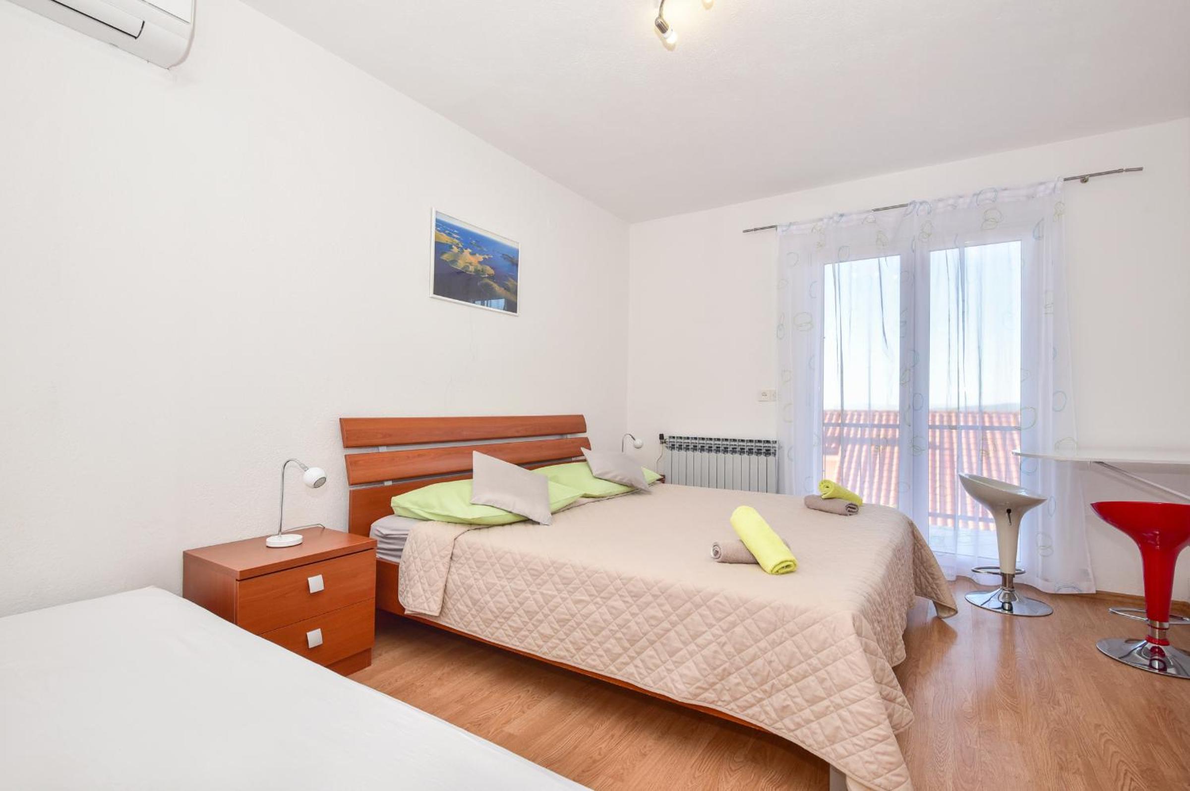 Studio Apartment with Balcony and Sea View