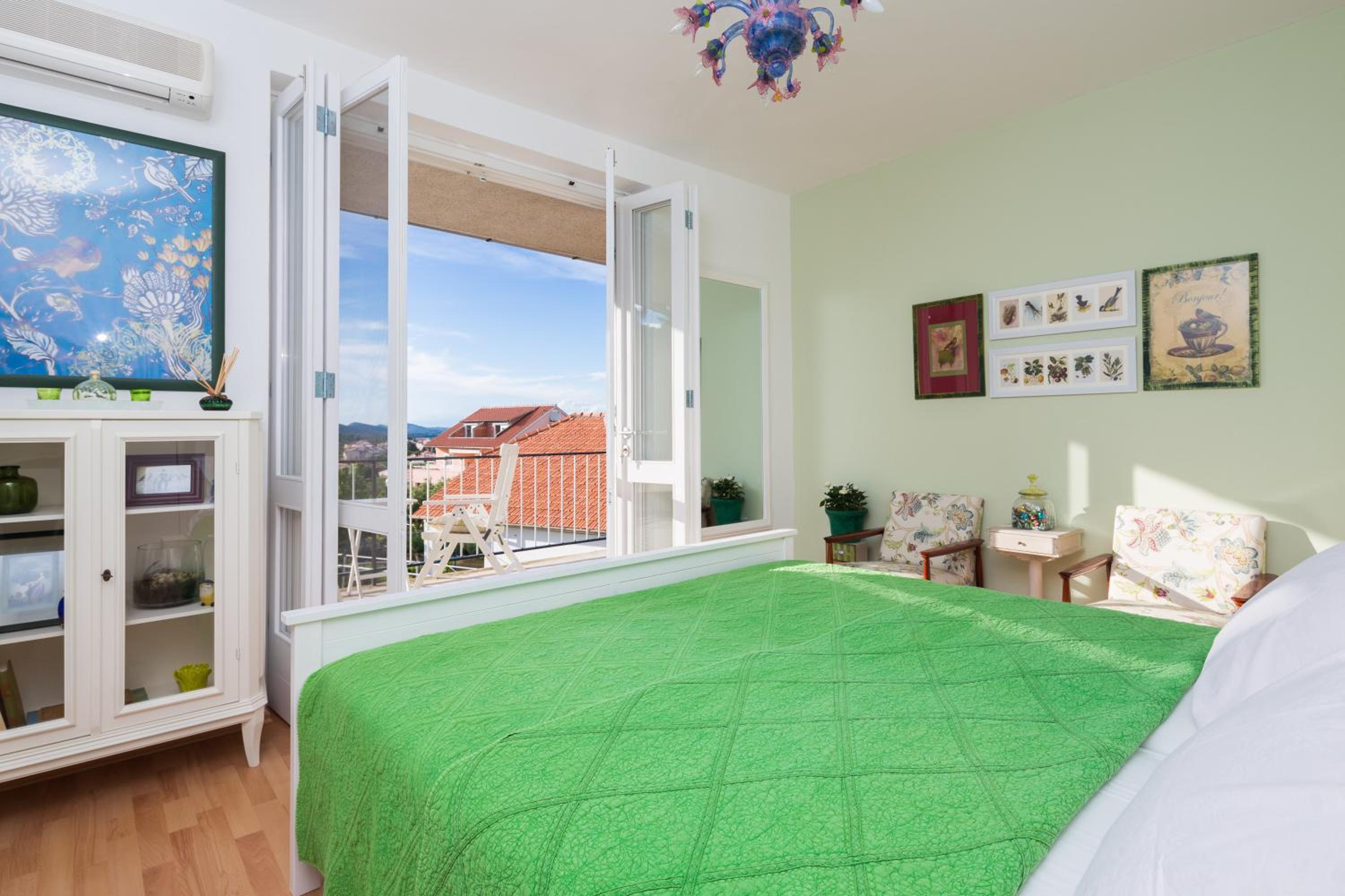 Villa photo 1