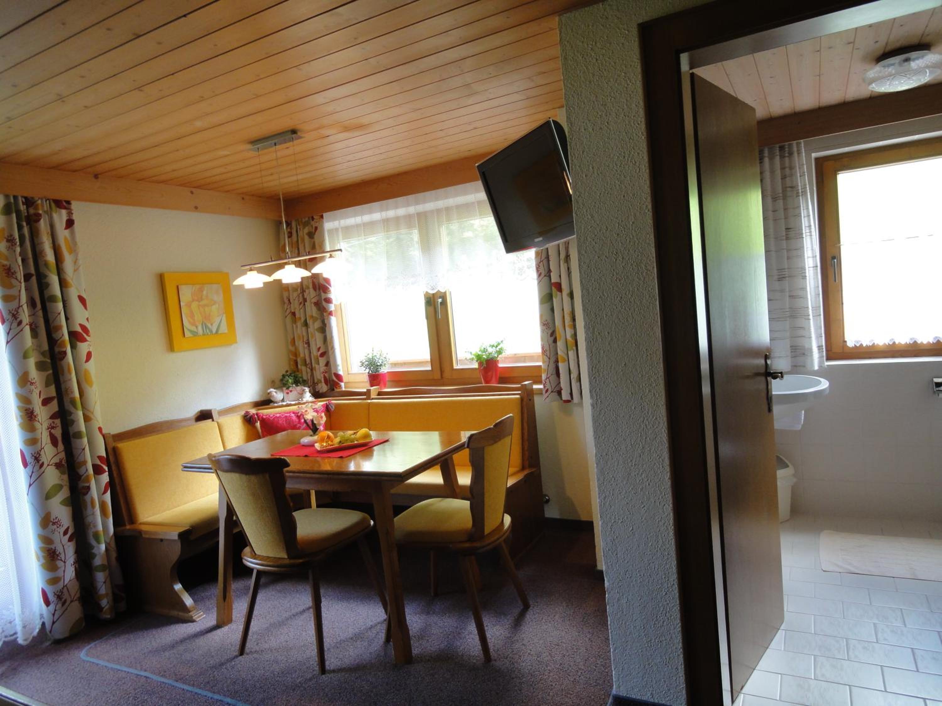 Apartment with Balcony photo 2