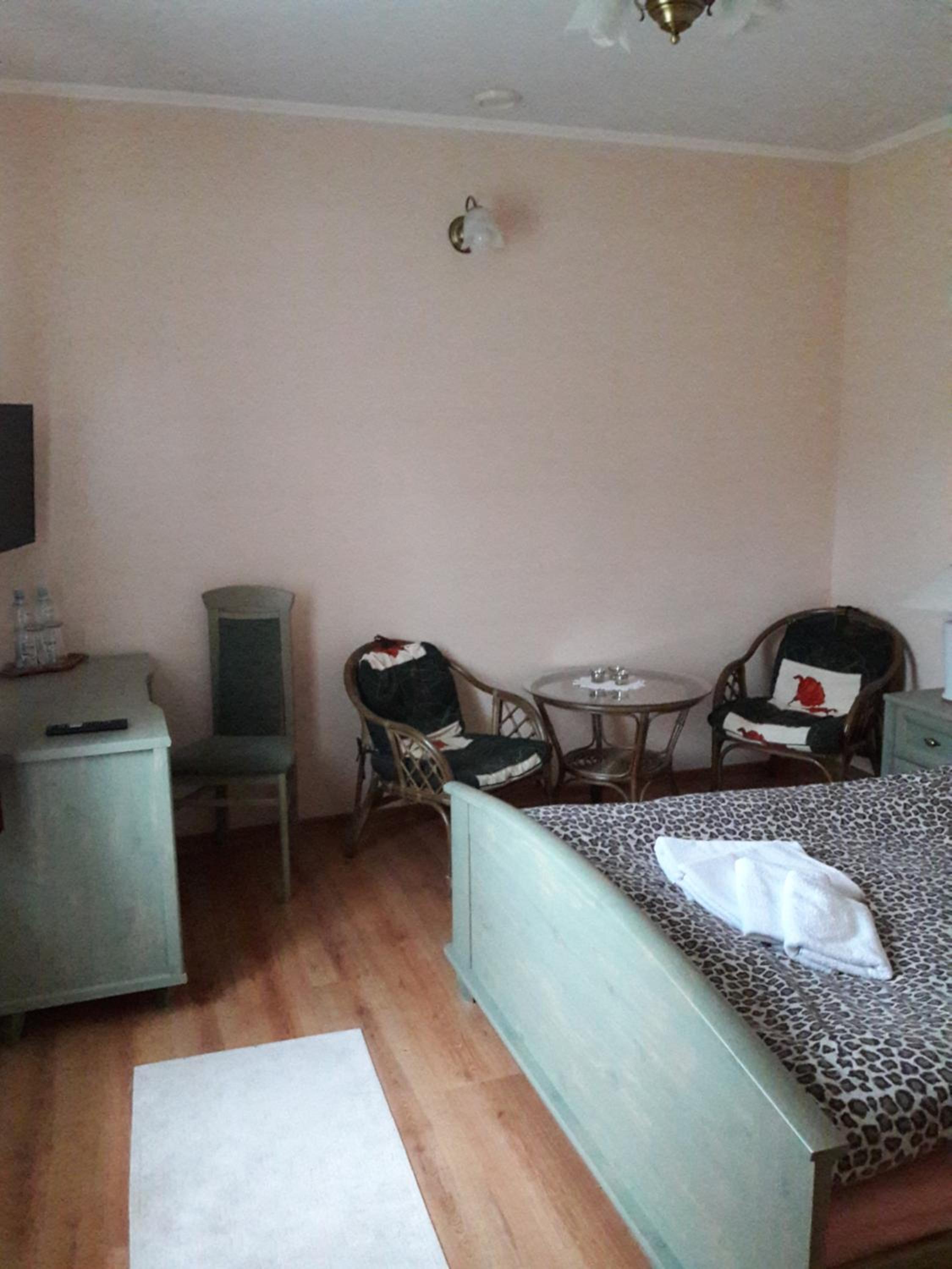 Double Room with Private Bathroom - Photo 4