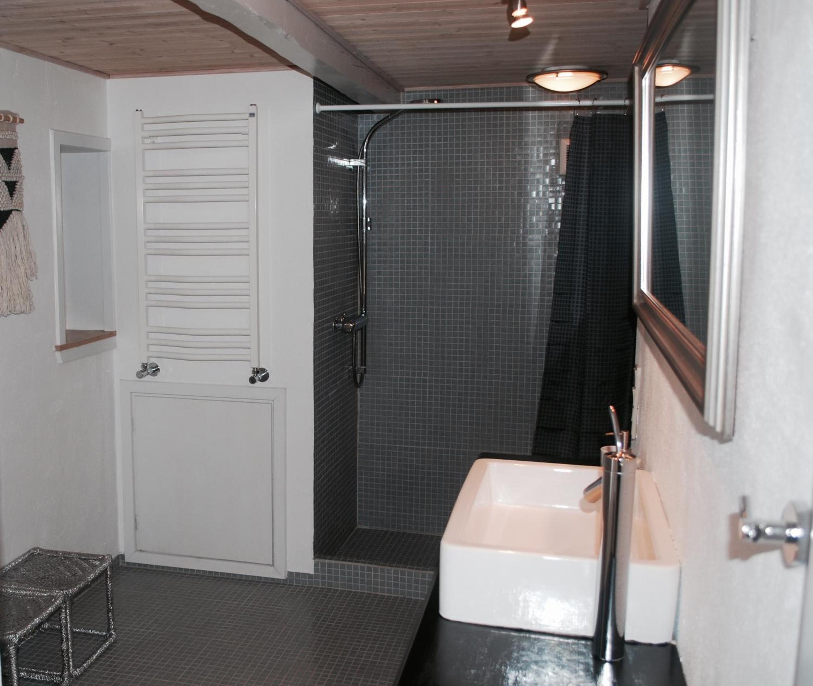 Three-Bedroom Apartment - Photo 22