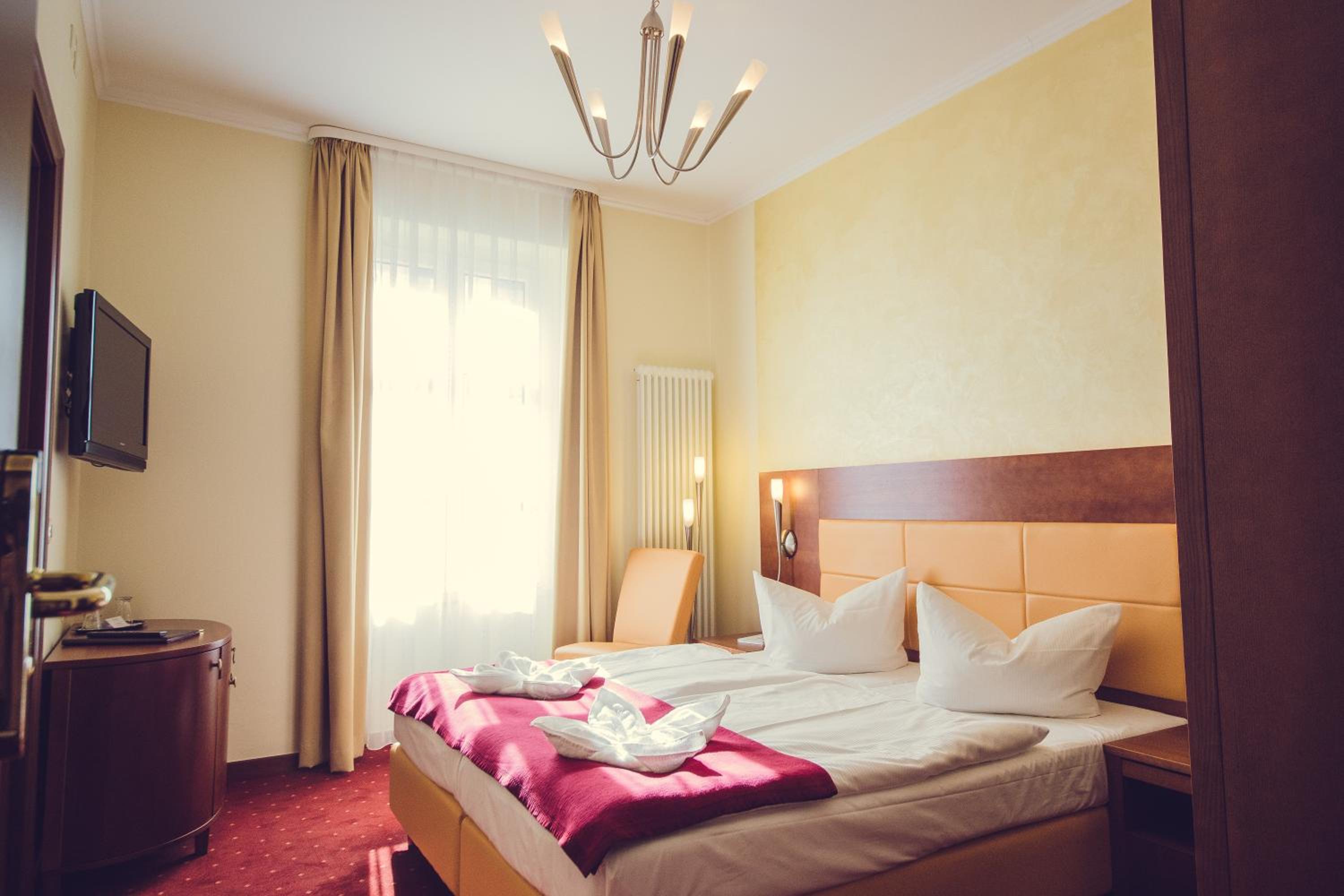 Business Double Room - Photo 21