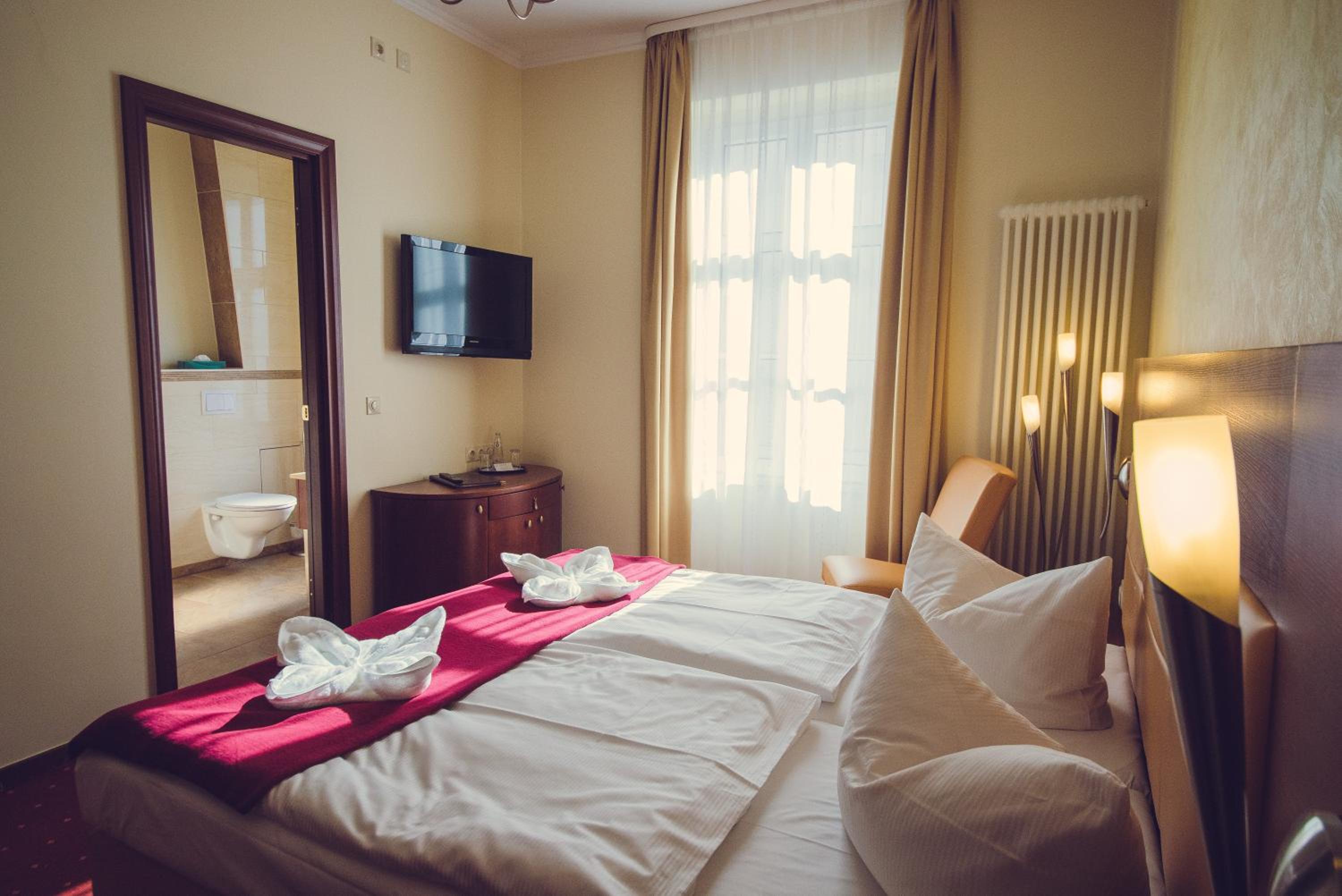 Business Double Room - Photo 20