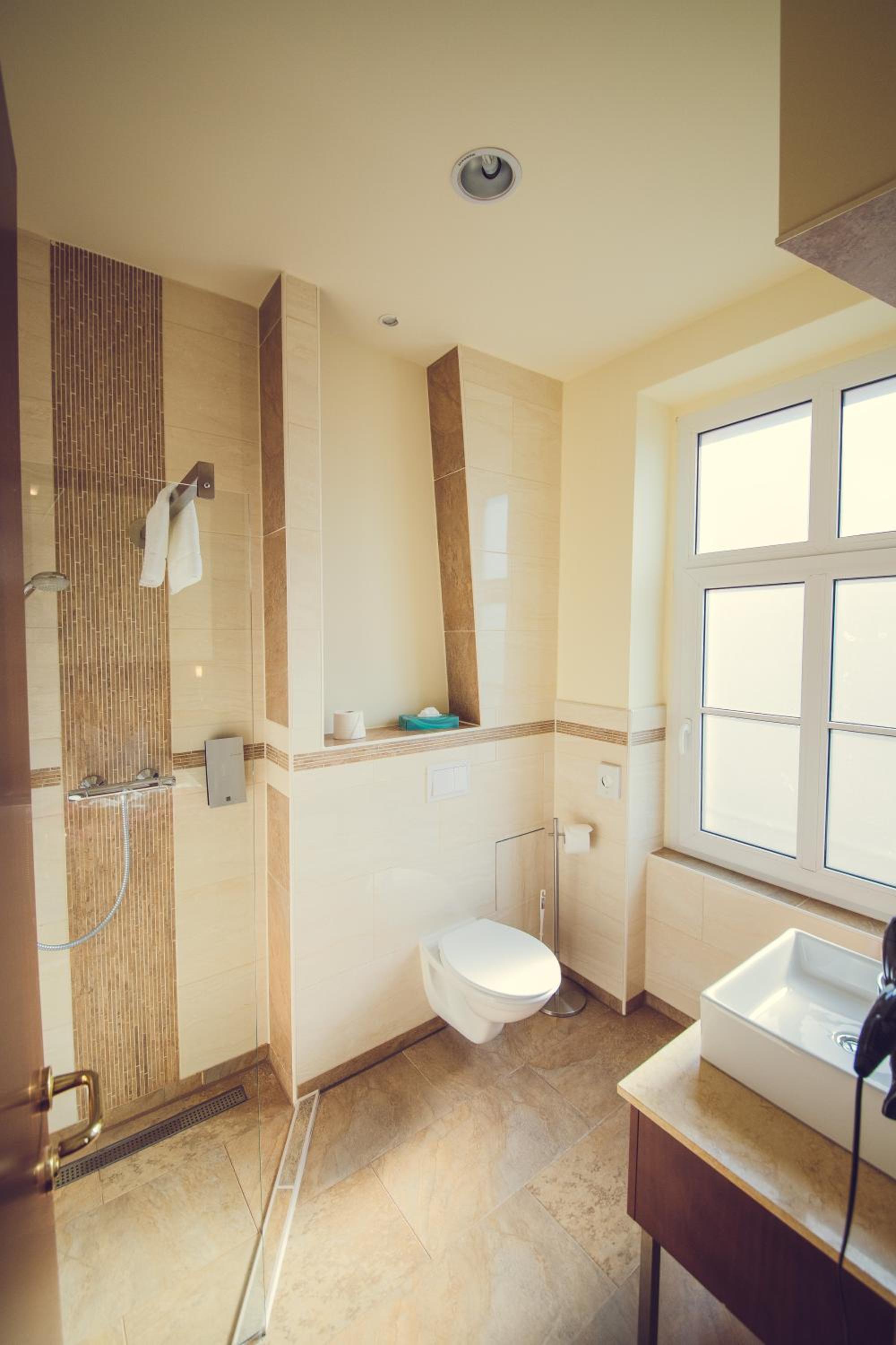 Business Double Room - Photo 18