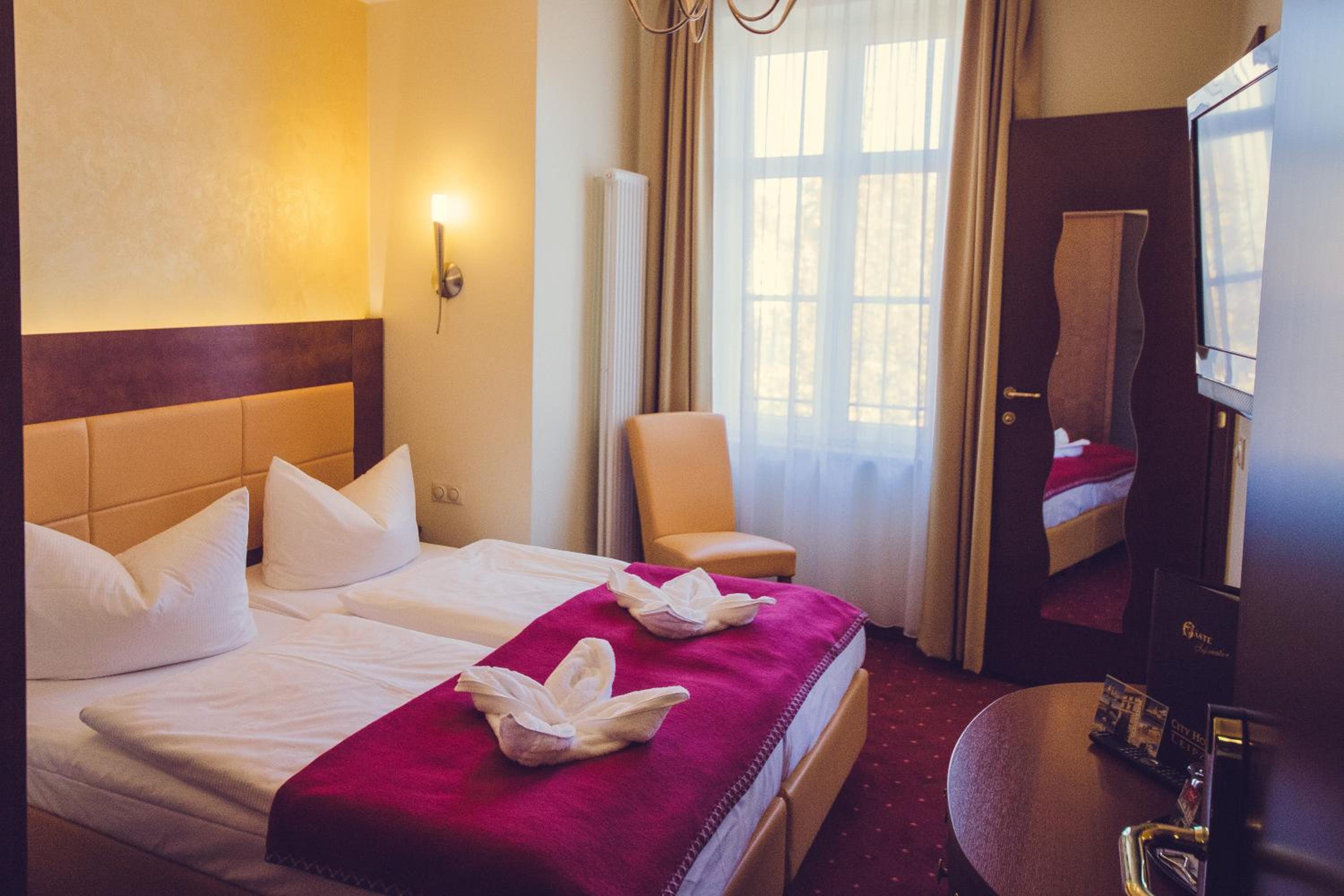 Business Double Room - Photo 11