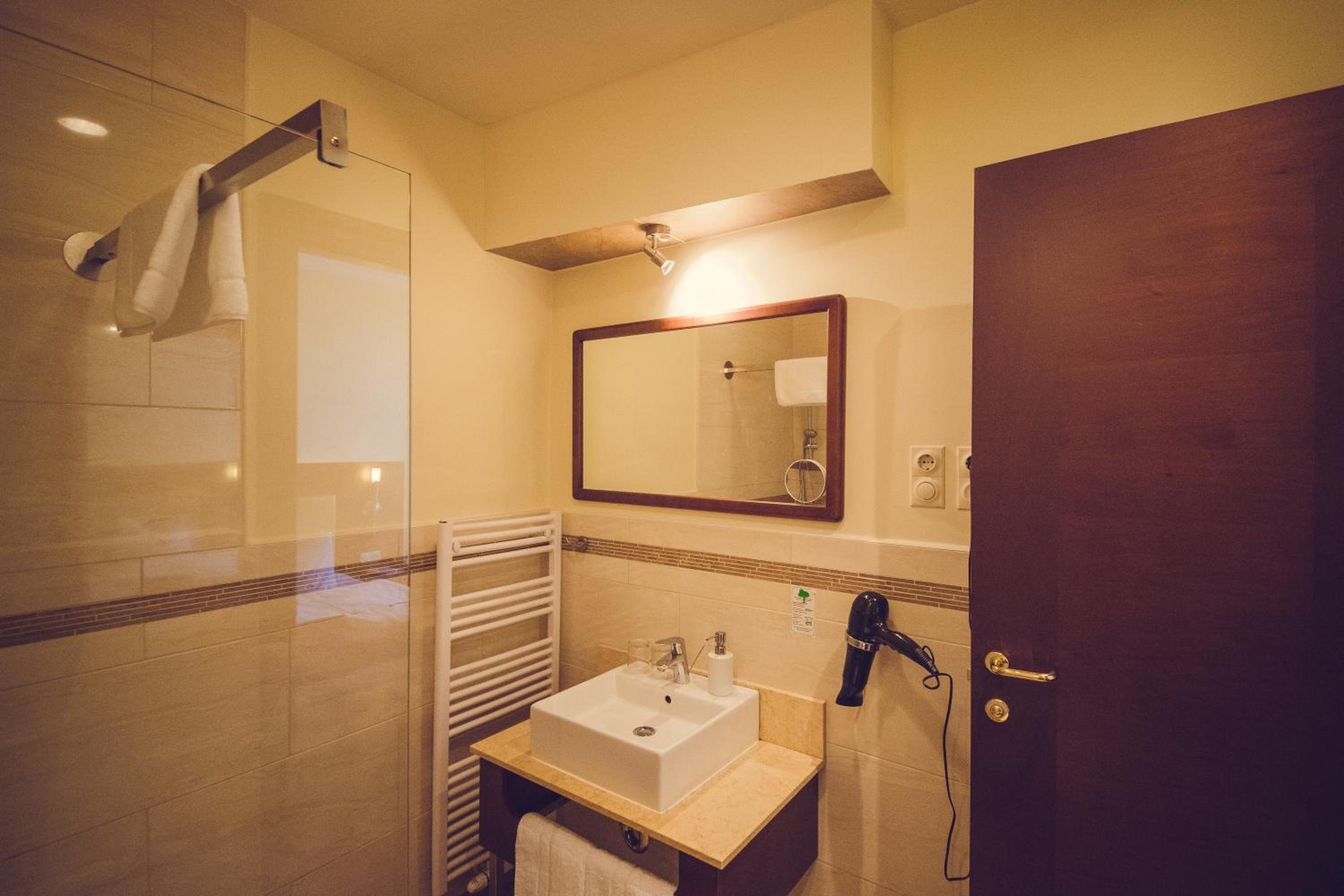 Comfort Double Room - Photo 12
