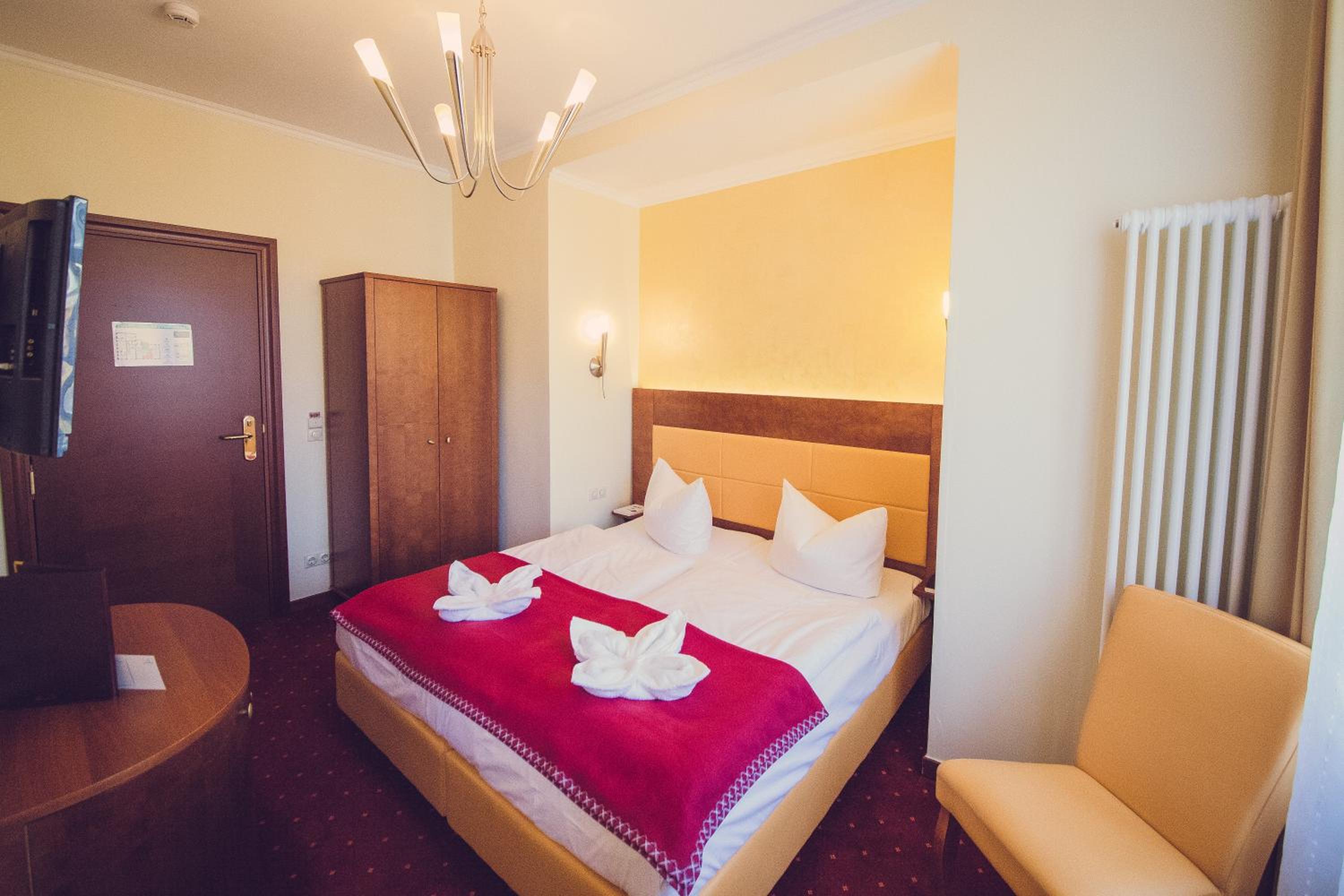 Business Double Room - Photo 7