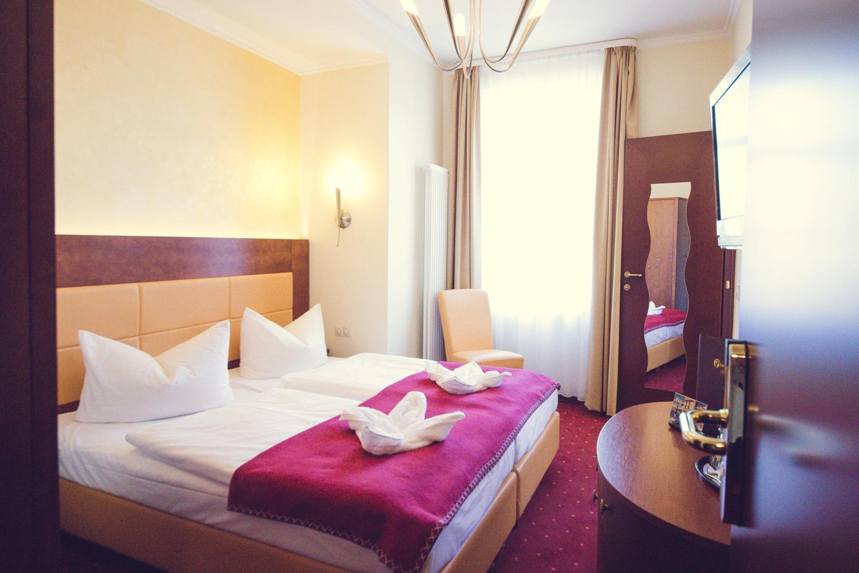 Business Double Room - Photo 1