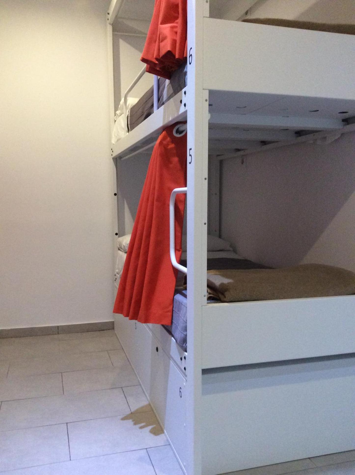 Single Bed In 12-Bed Dormitory Room photo 2