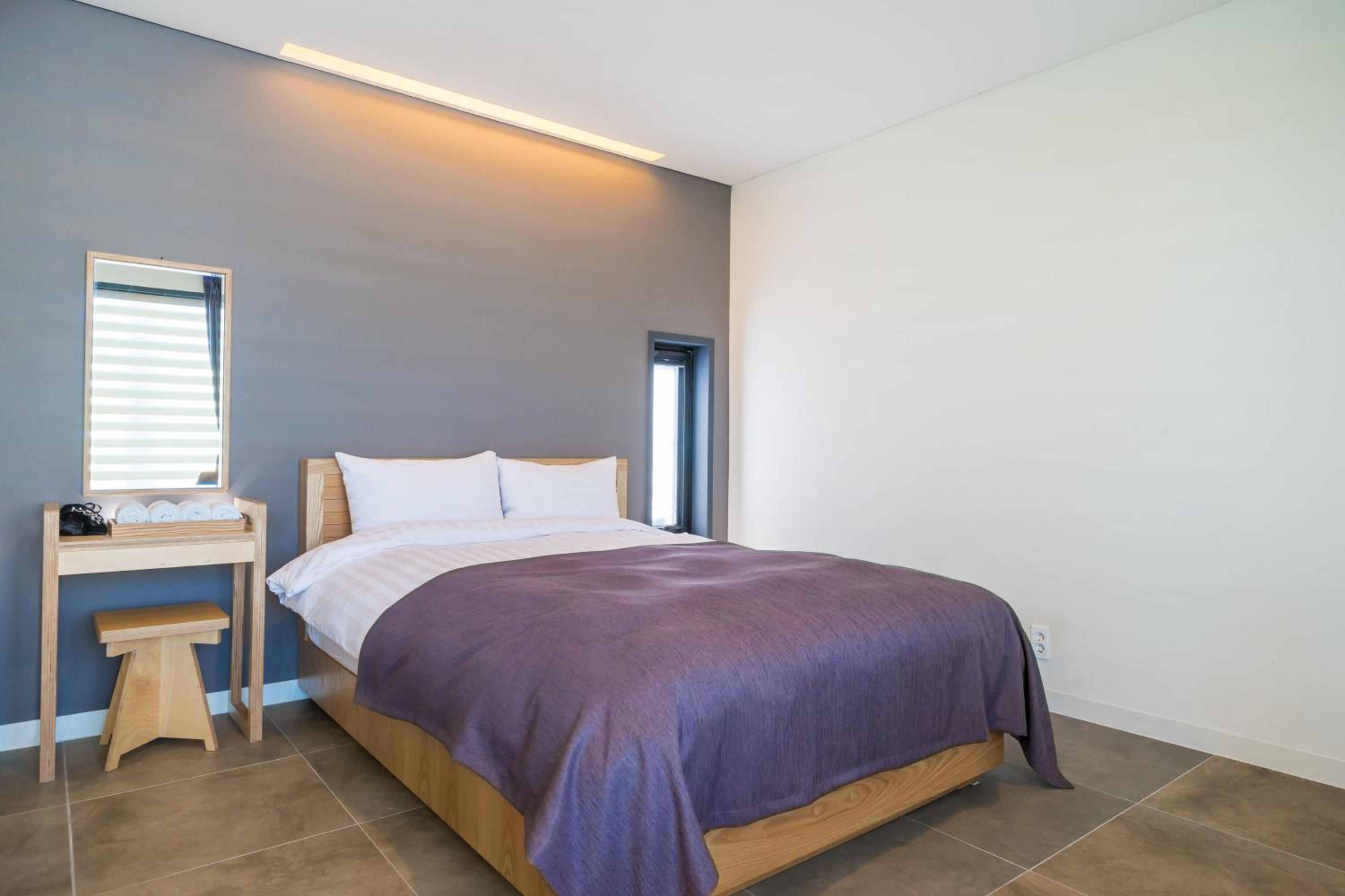One-Bedroom House - Photo 3