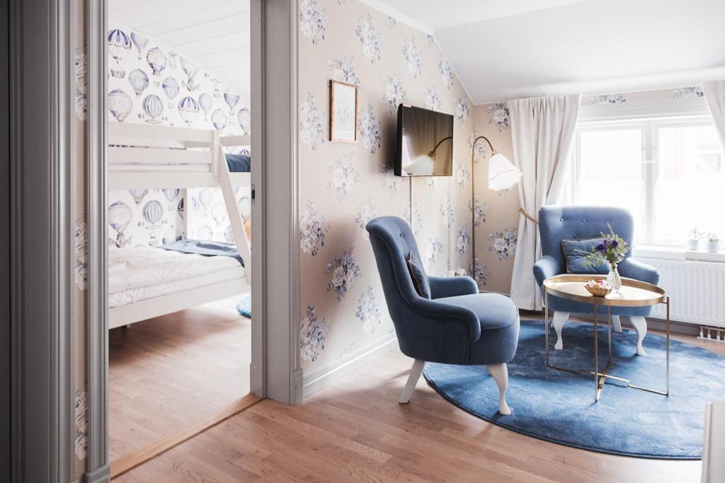 Family Room with Bathroom (2 adults + 2 children)