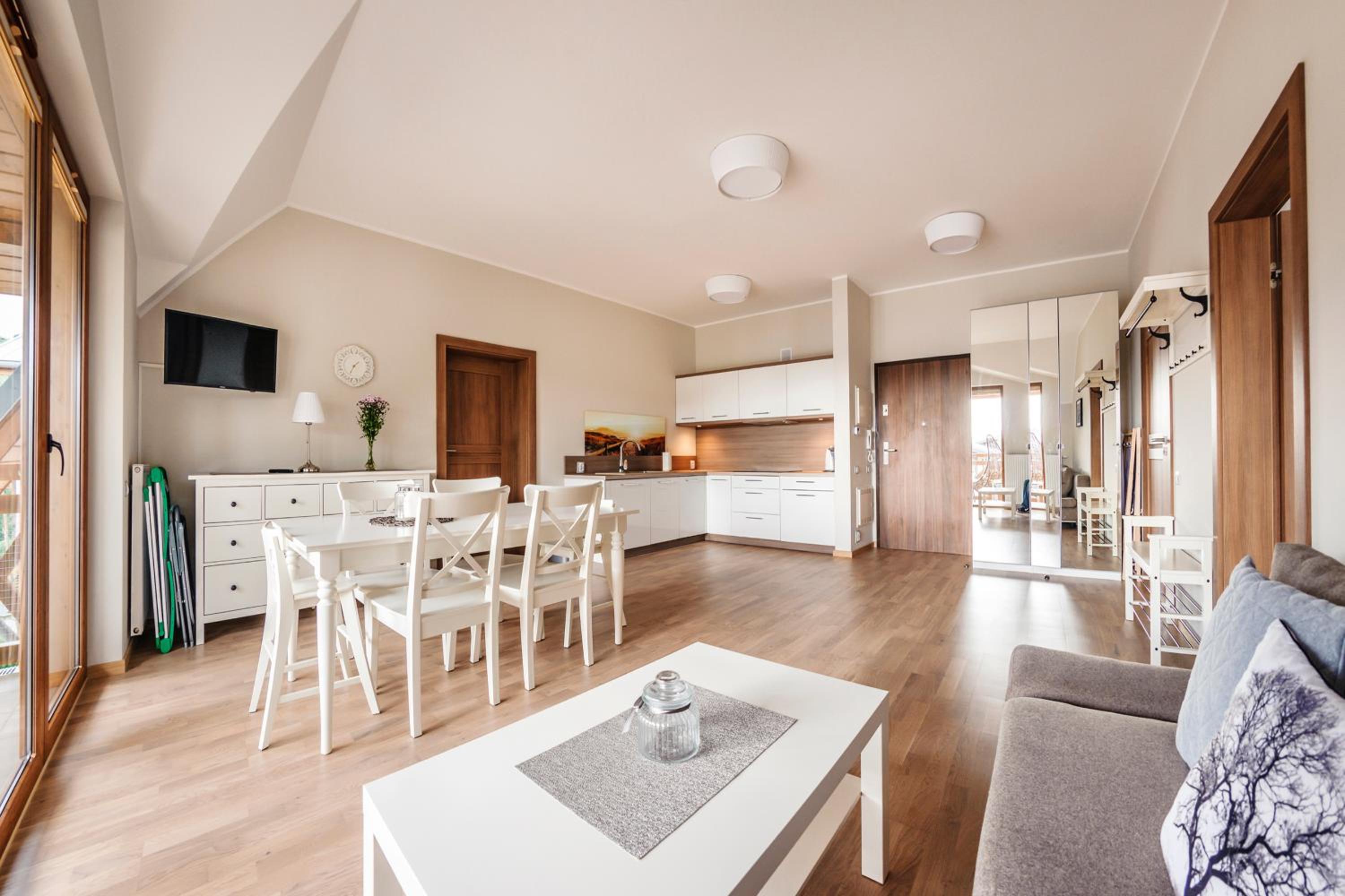 One-Bedroom Apartment - 9 Orła Białego Street