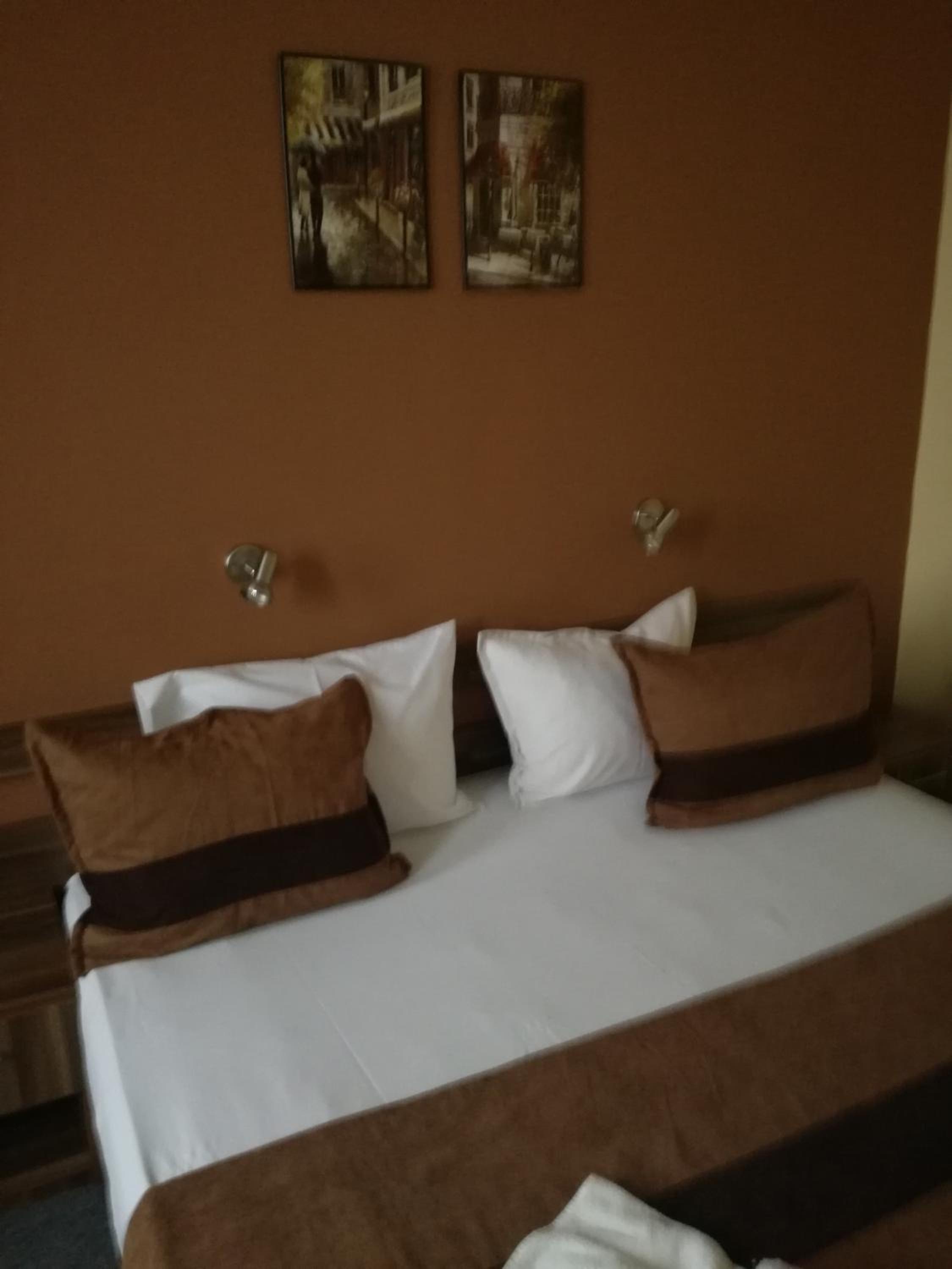 Double Room - Photo 1