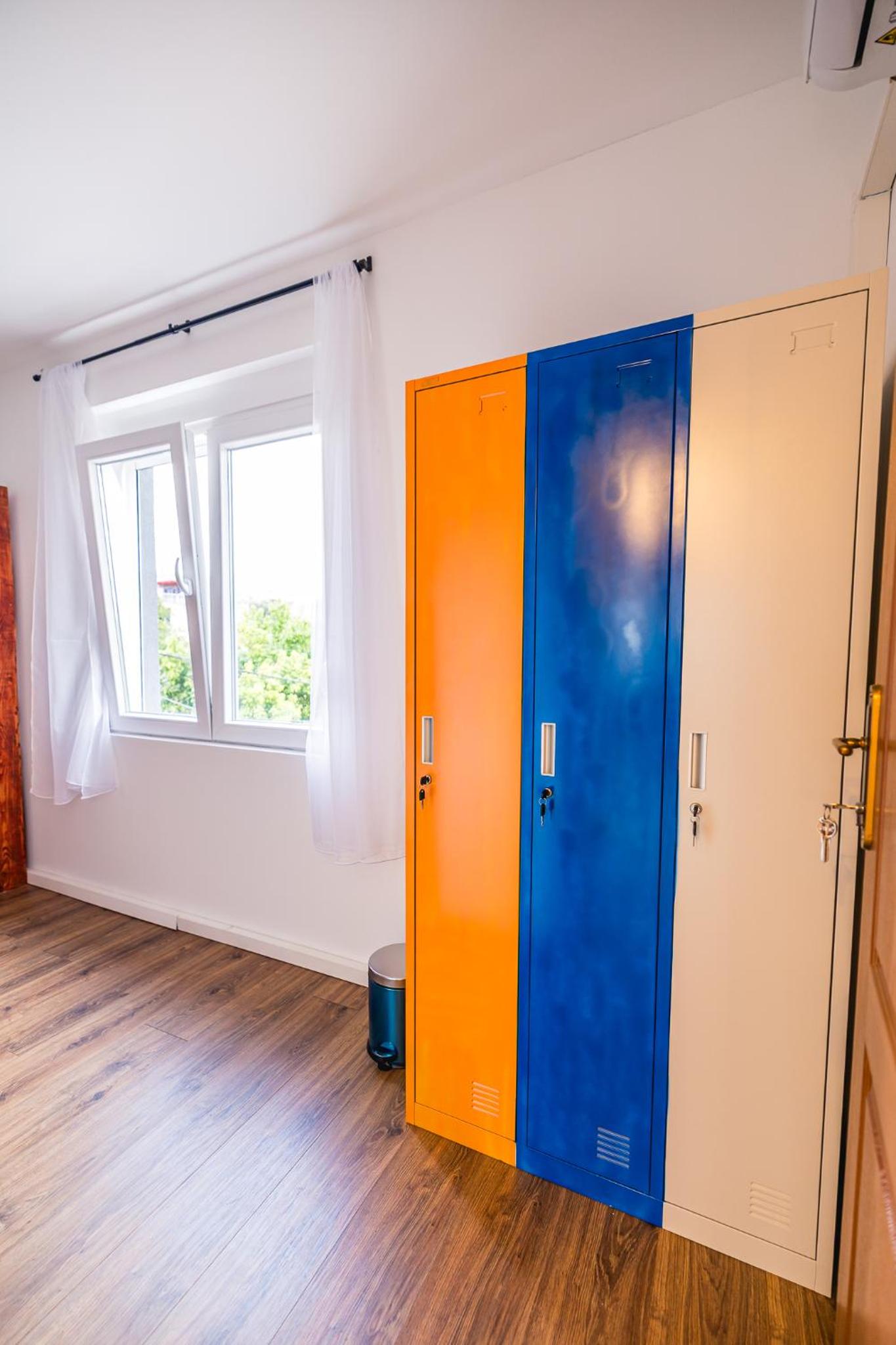 Bed in 6-Bed Mixed Dormitory Room