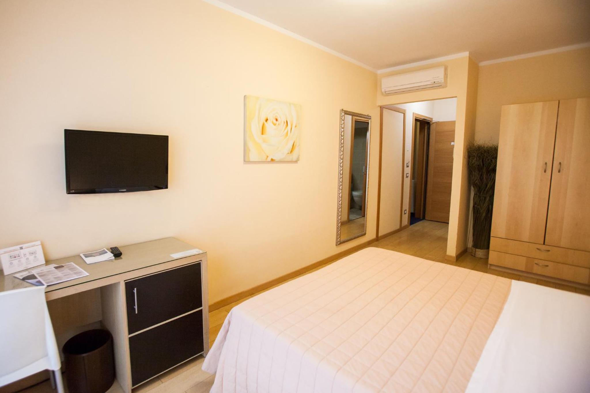 Superior Double or Twin Room - Photo 1