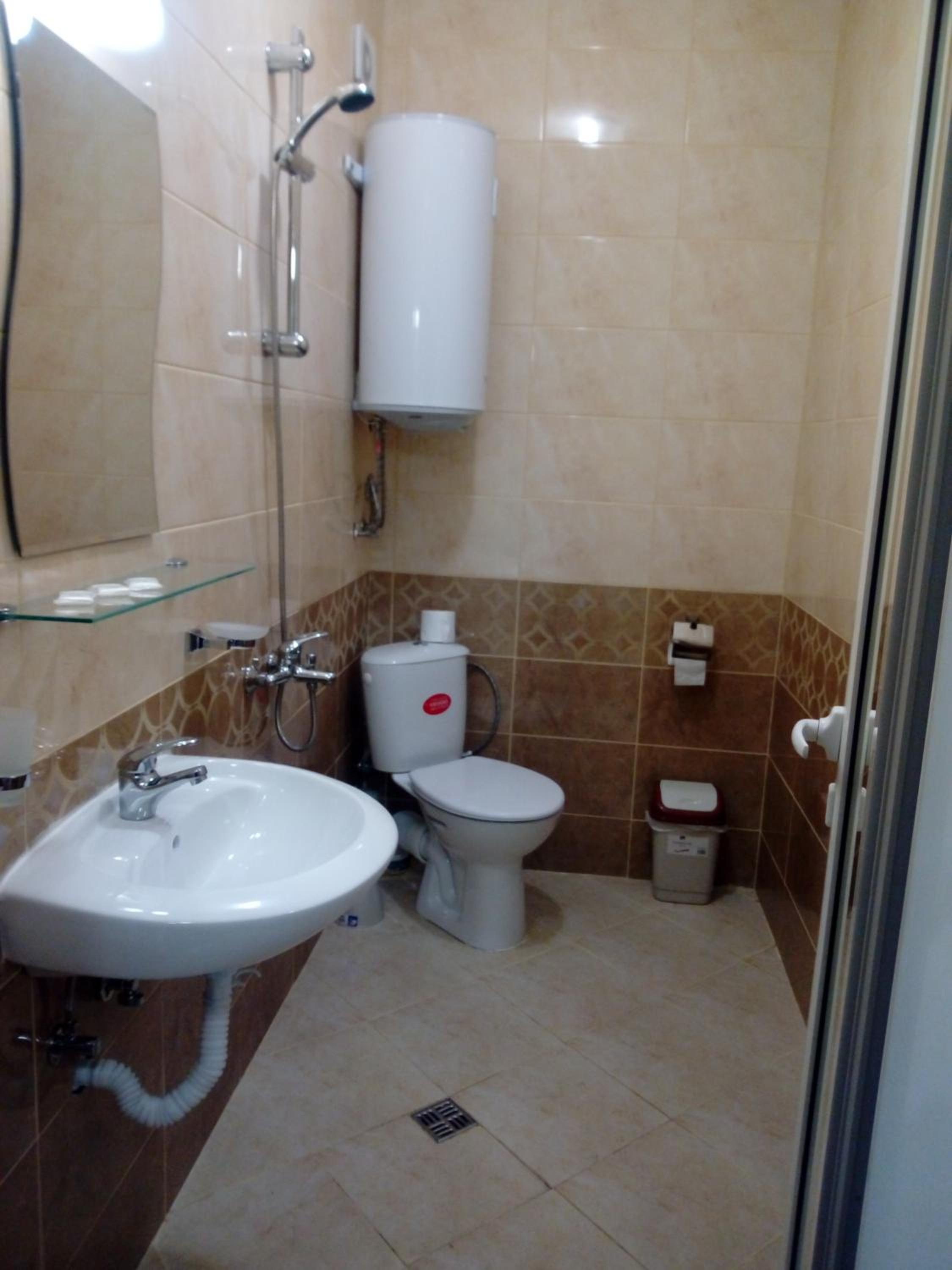 Standard Triple Room - Photo 13