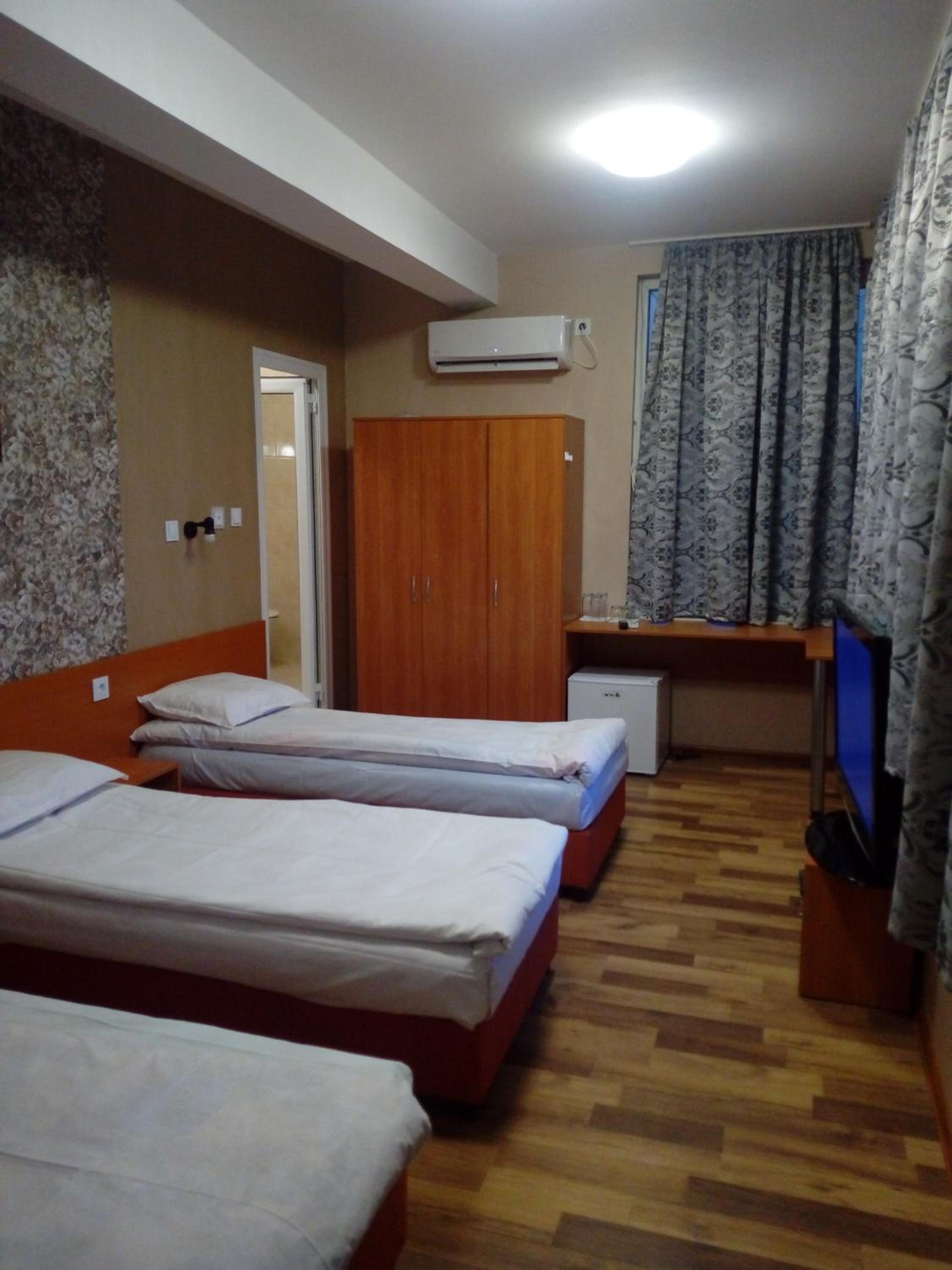 Standard Triple Room - Photo 5