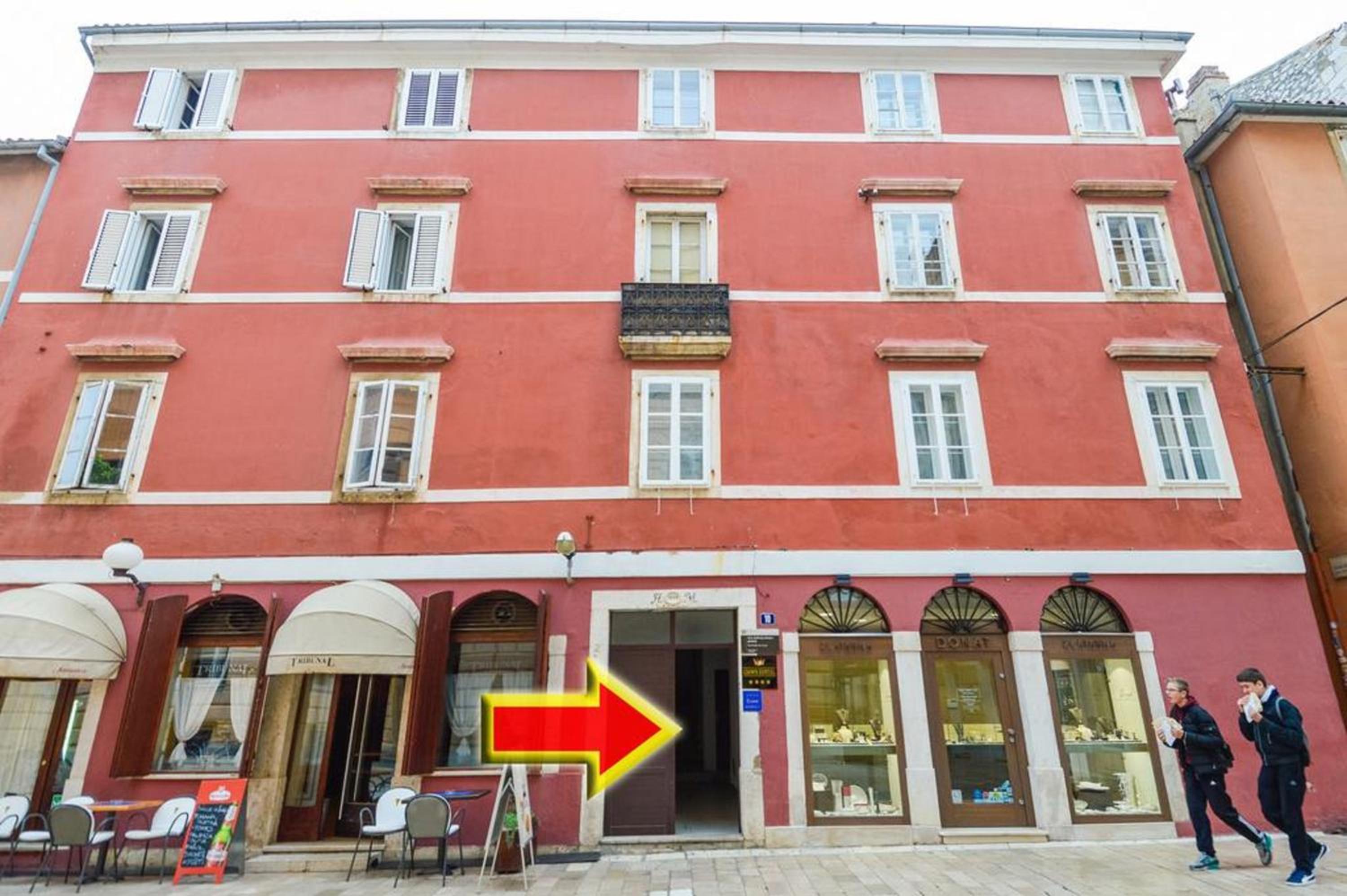 One-Bedroom Apartment - Photo 5