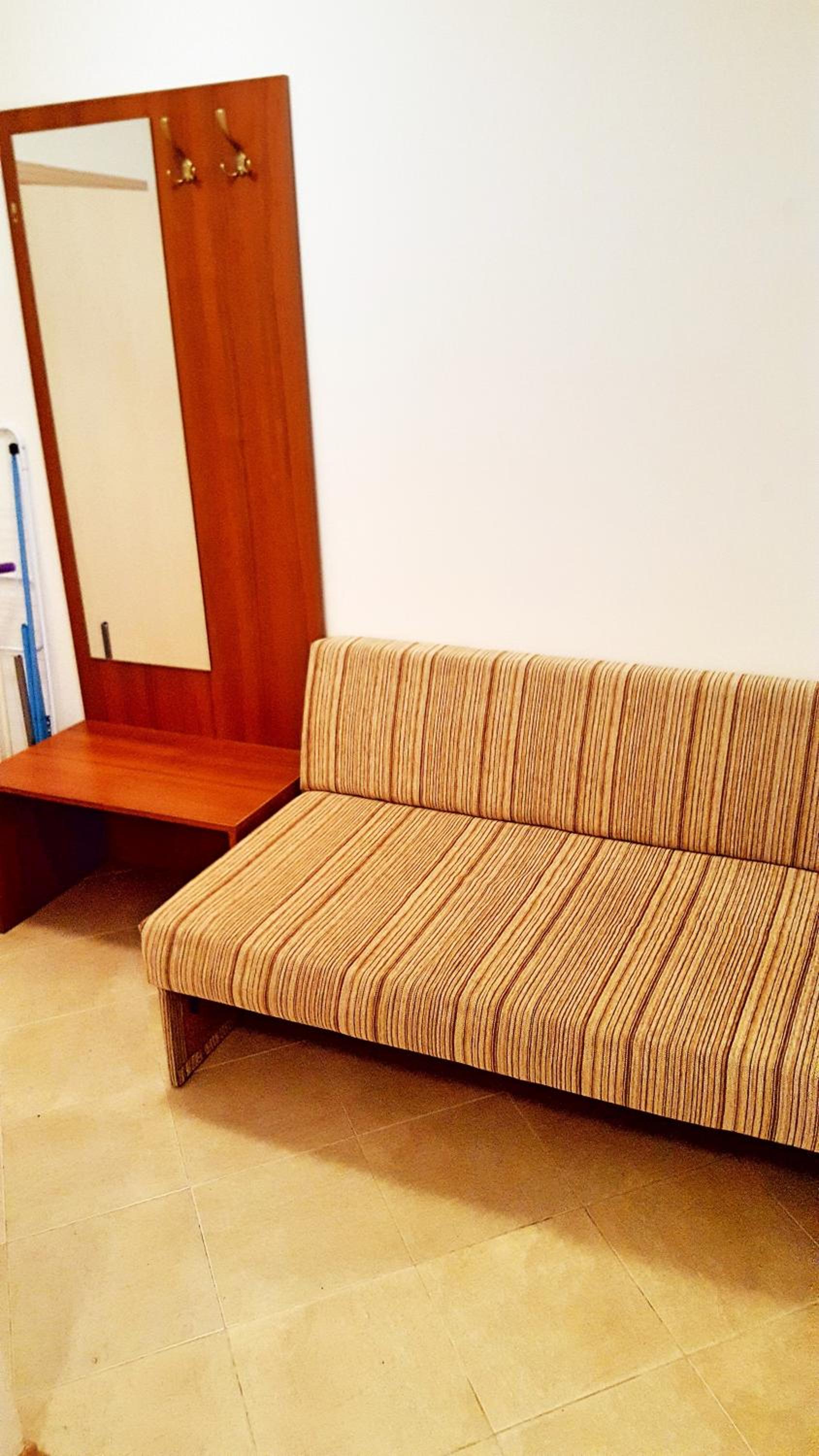 Apartment with Mountain View - Photo 3