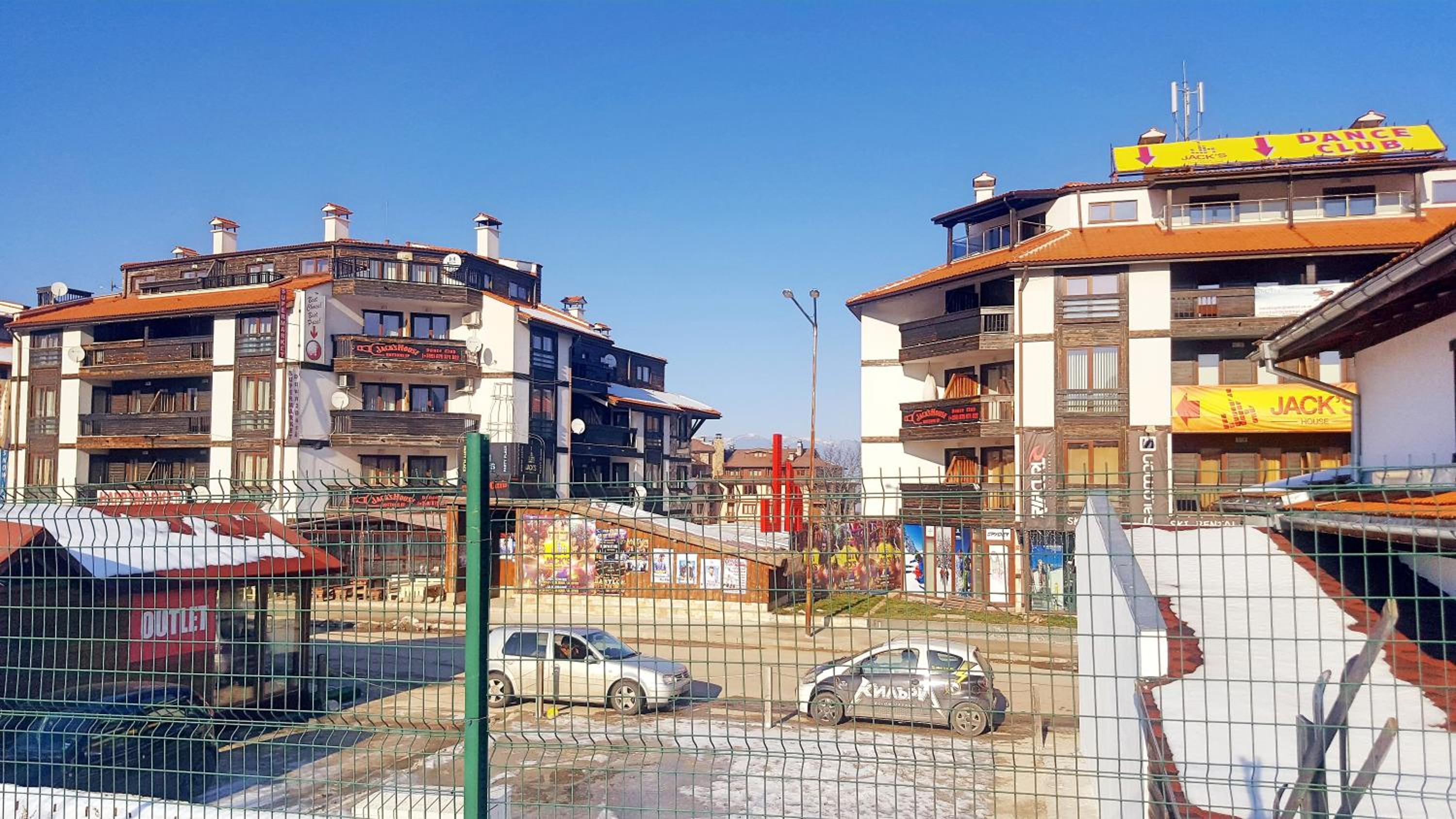 Apartment with Mountain View - Photo 24