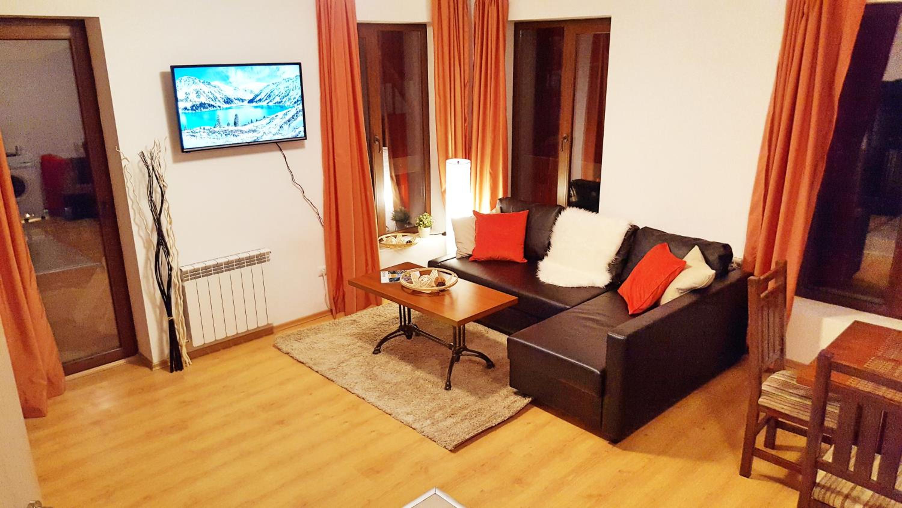 Apartment with Mountain View - Photo 32