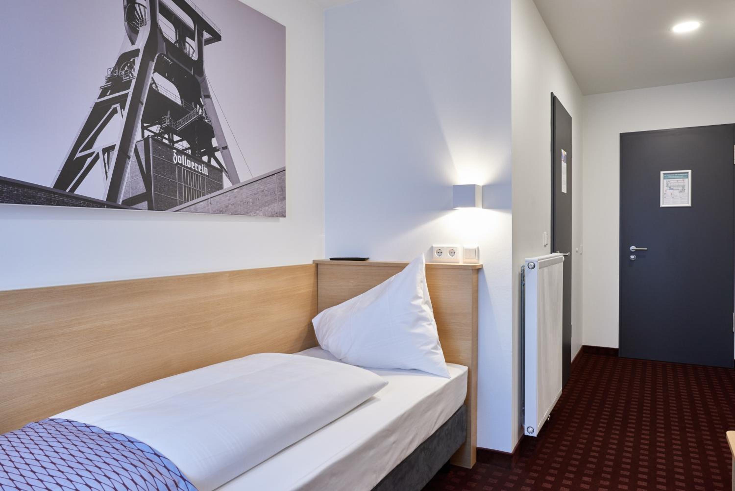 Single Room Business photo 3