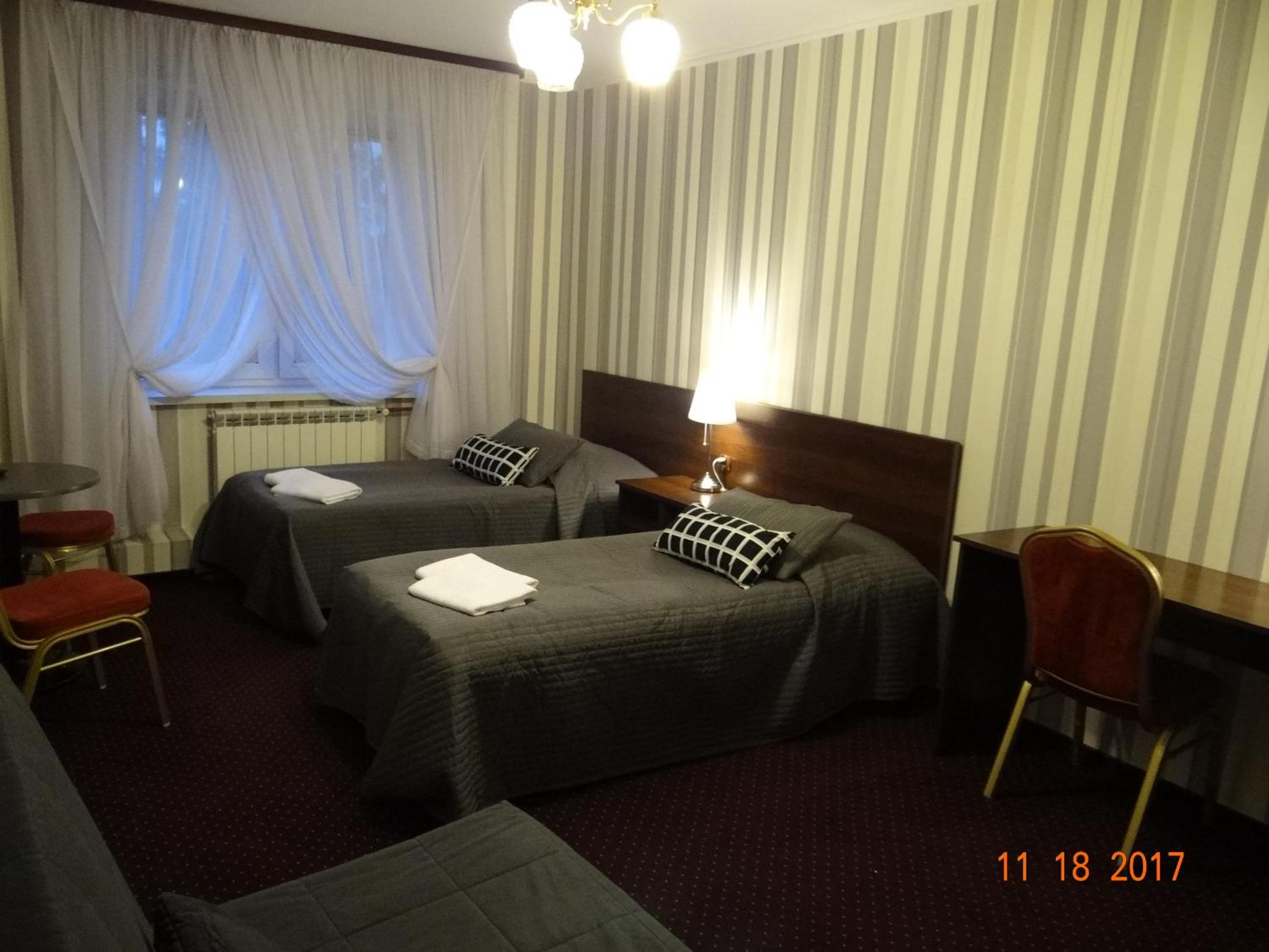 Quadruple Room - Photo 17