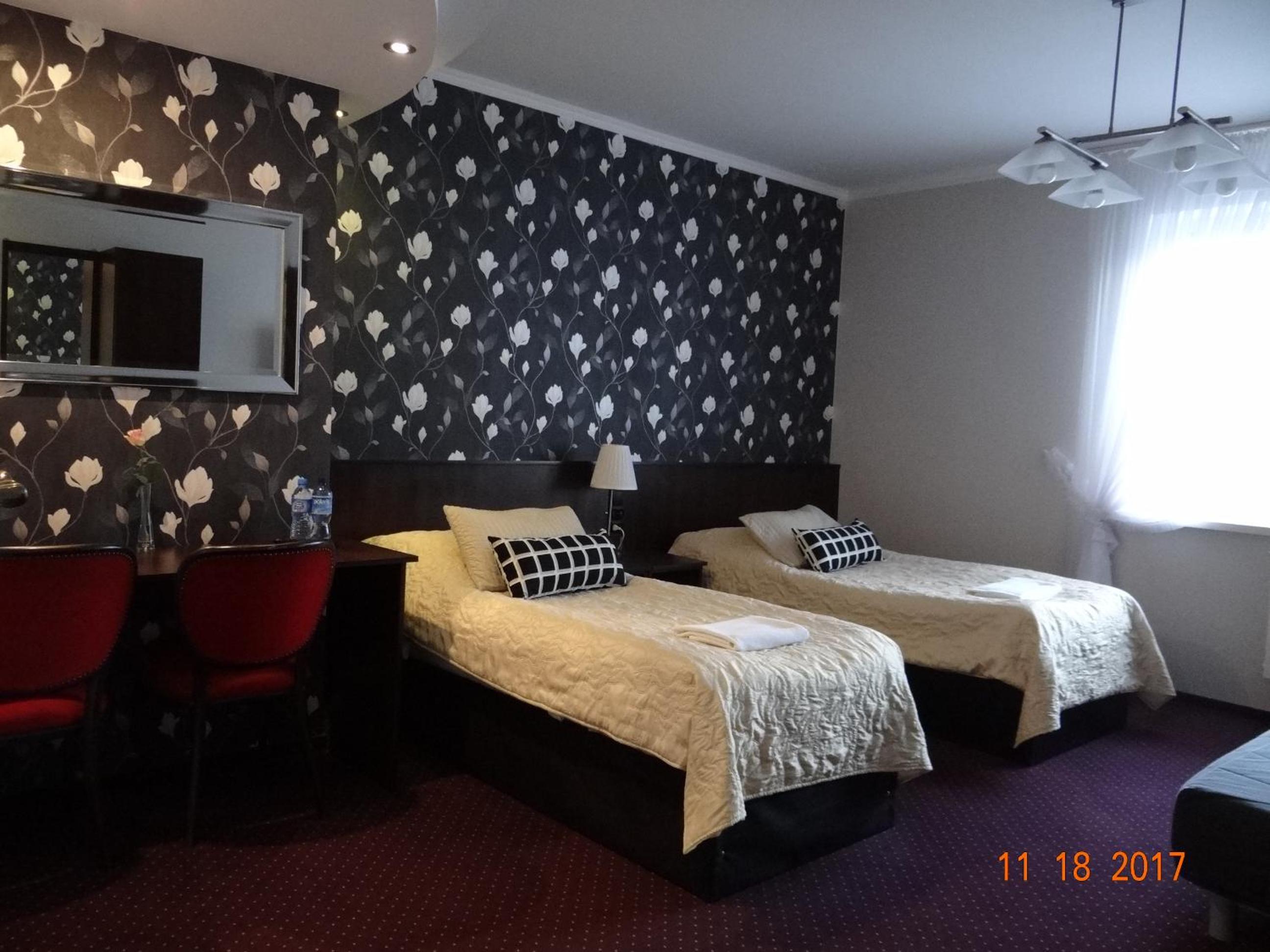 Quadruple Room - Photo 16