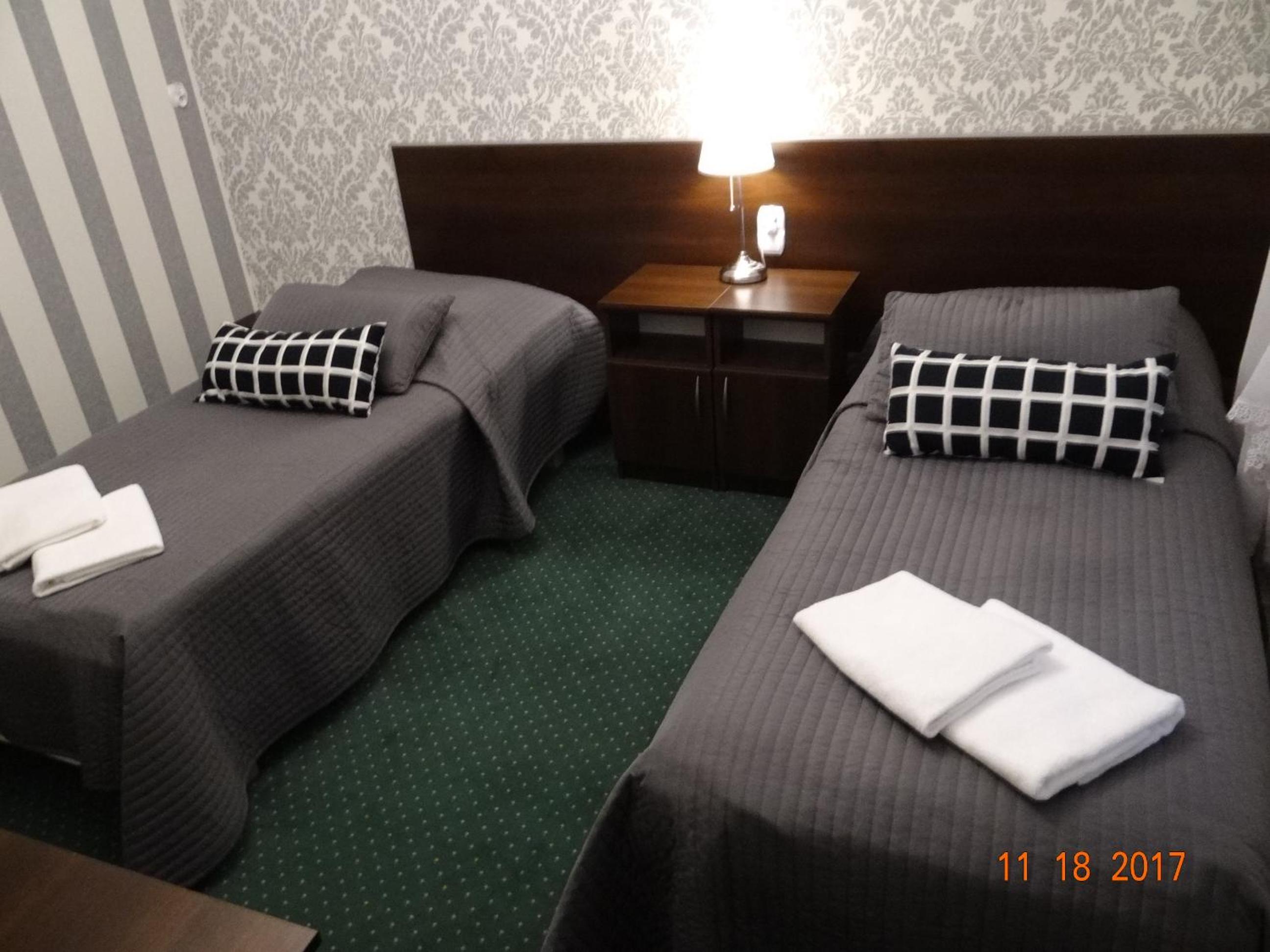 Double Room - Photo 16
