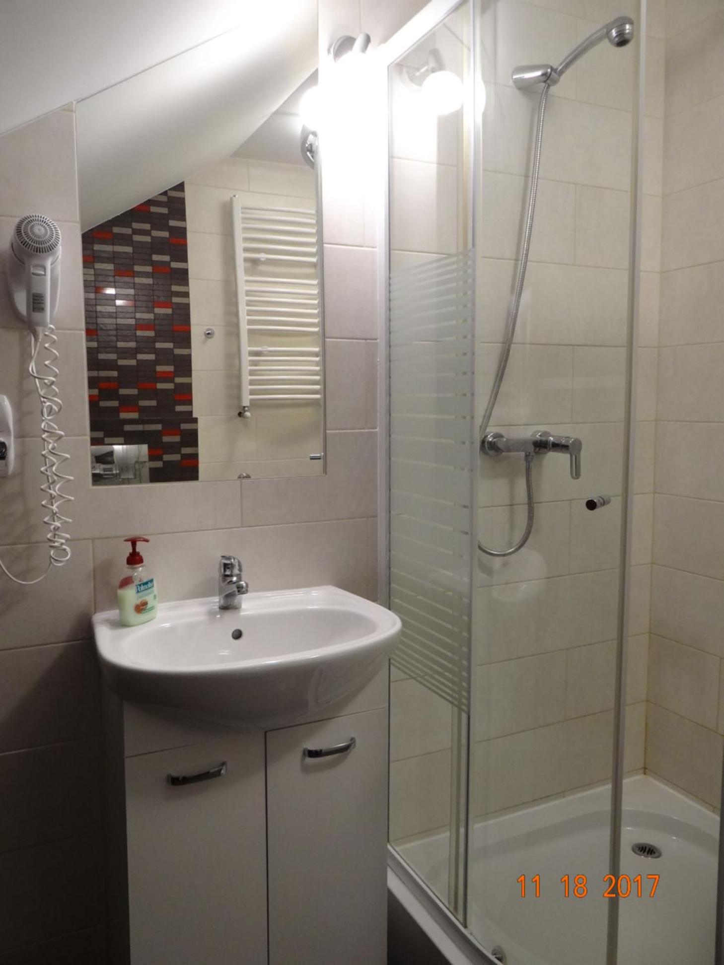 Double Room - Photo 13