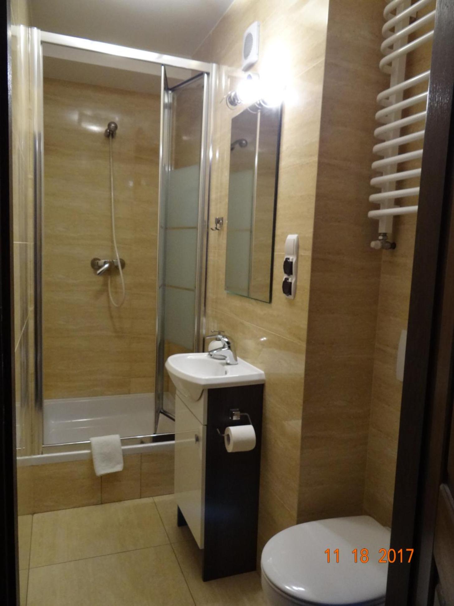Double Room - Photo 11