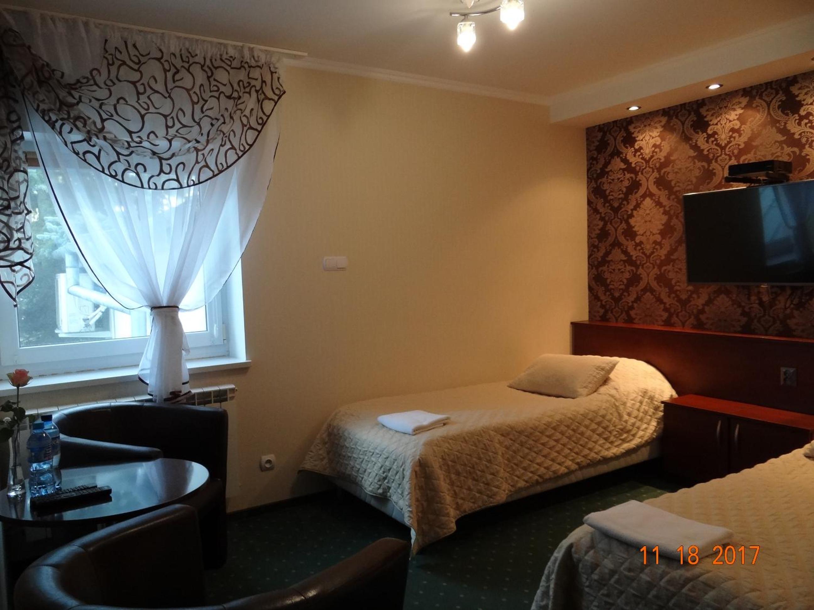 Double Room - Photo 10