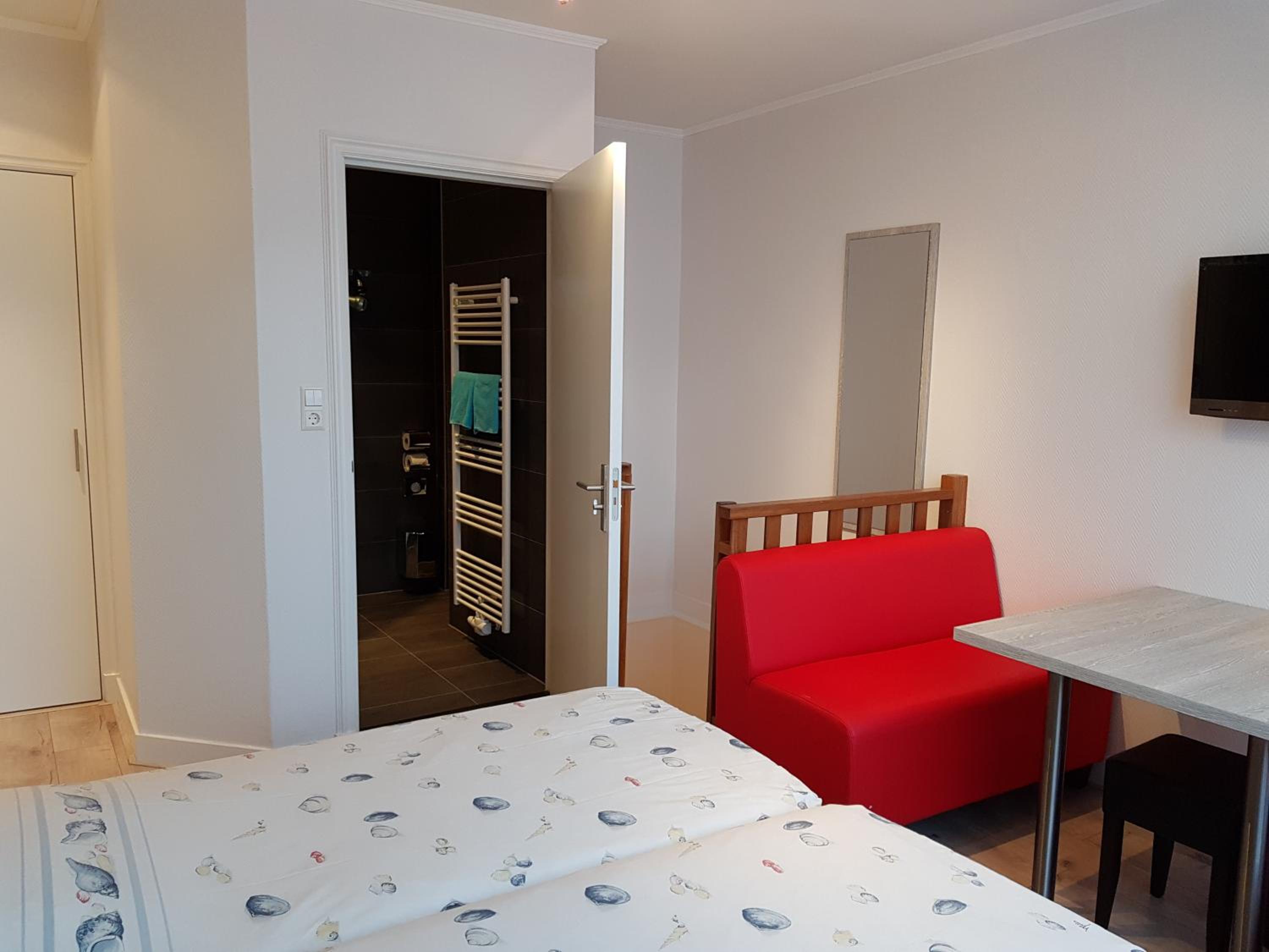 Quintuple Room (3 Adults + 2 Children) photo 3
