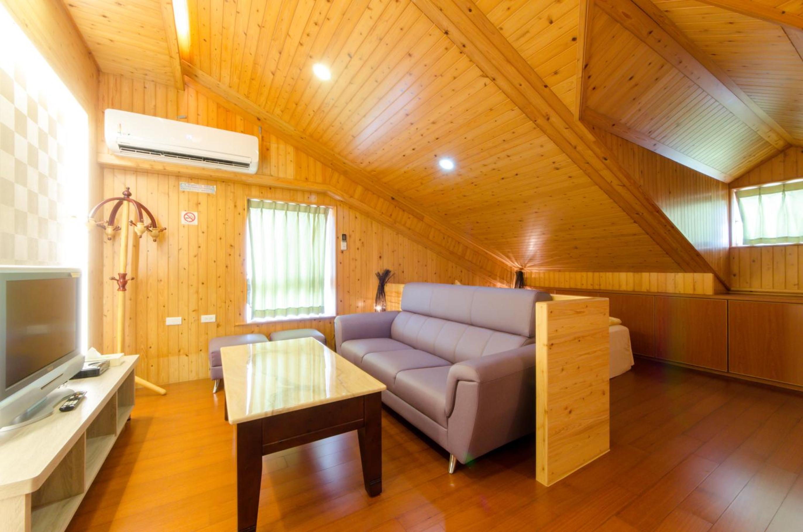 Family Room photo 3