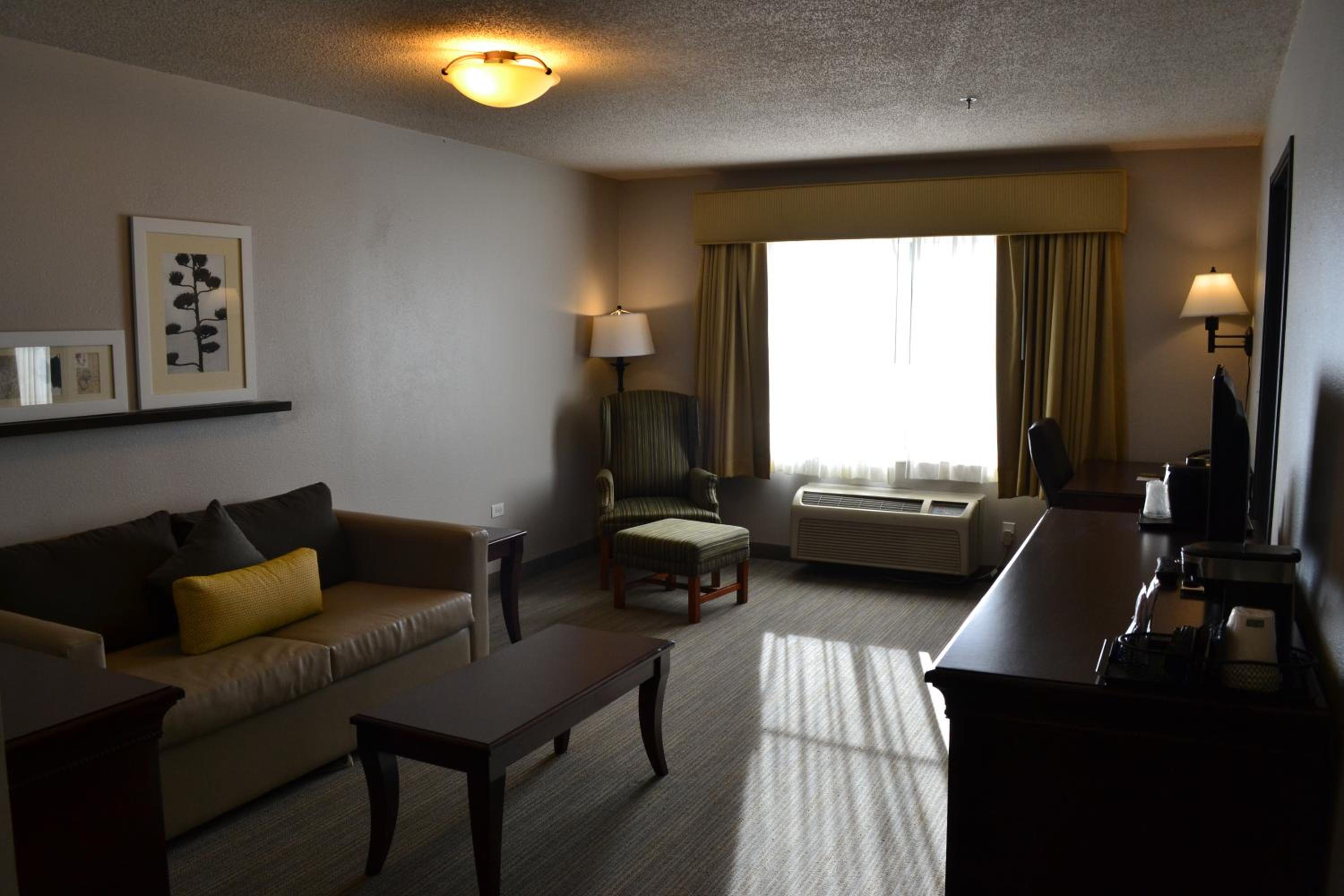 One-Bedroom Queen Suite - Disability Access photo 1
